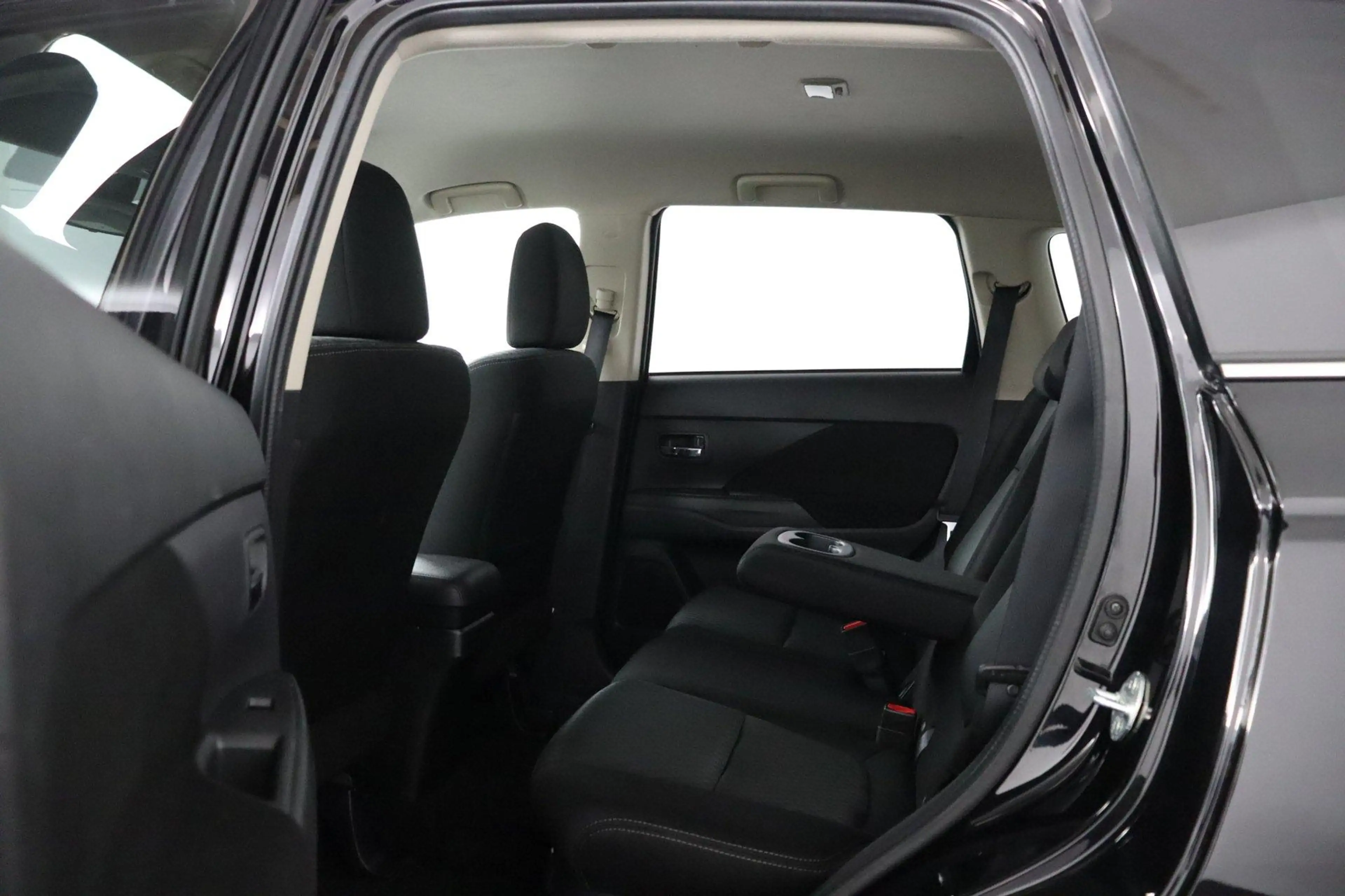 Mitsubishi Outlander 2.0 Business Edition |NAP|7pers|Automaat| — photo 15