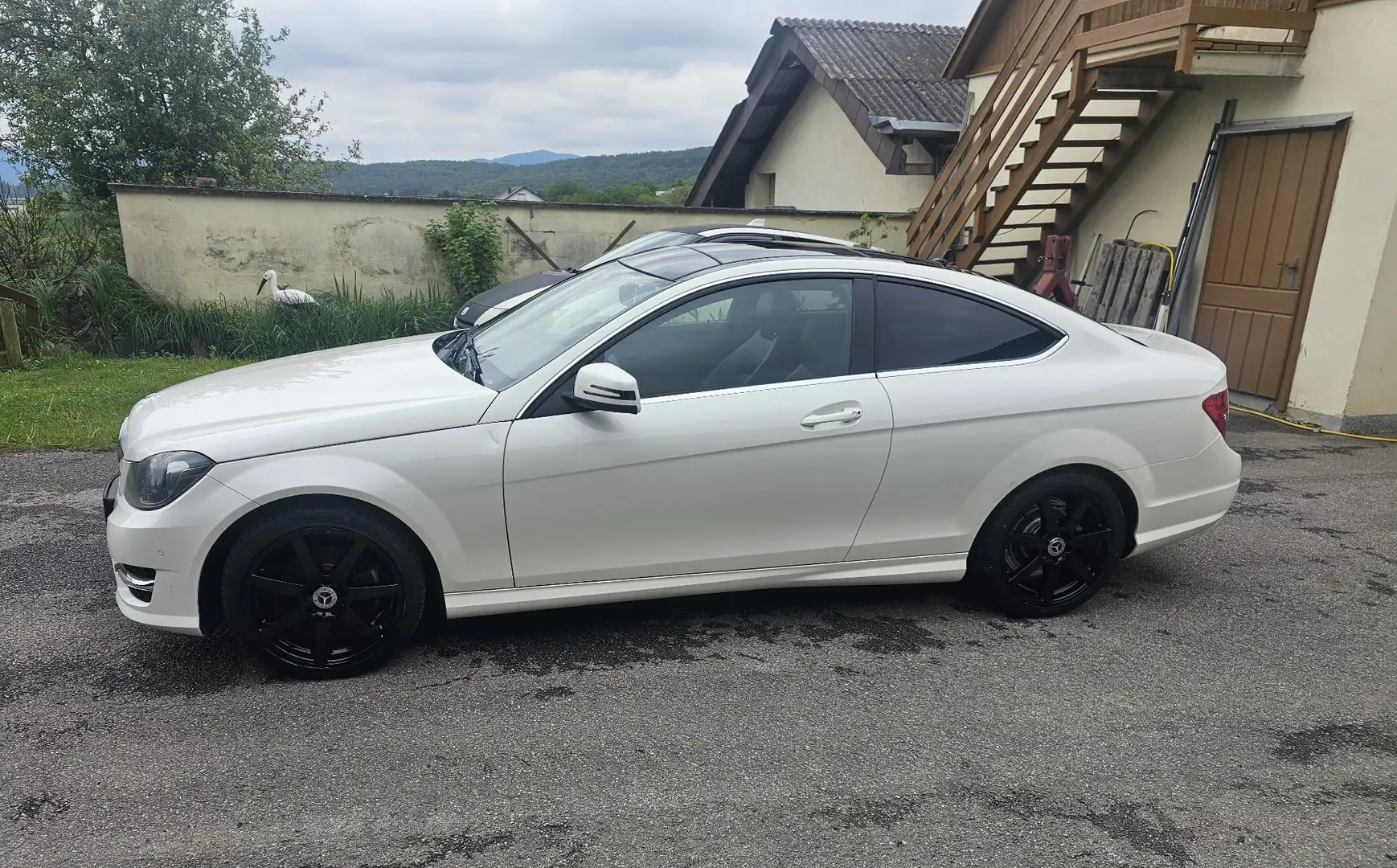 Mercedes-Benz C 180 BlueEfficiency Coupe Weiß - 1