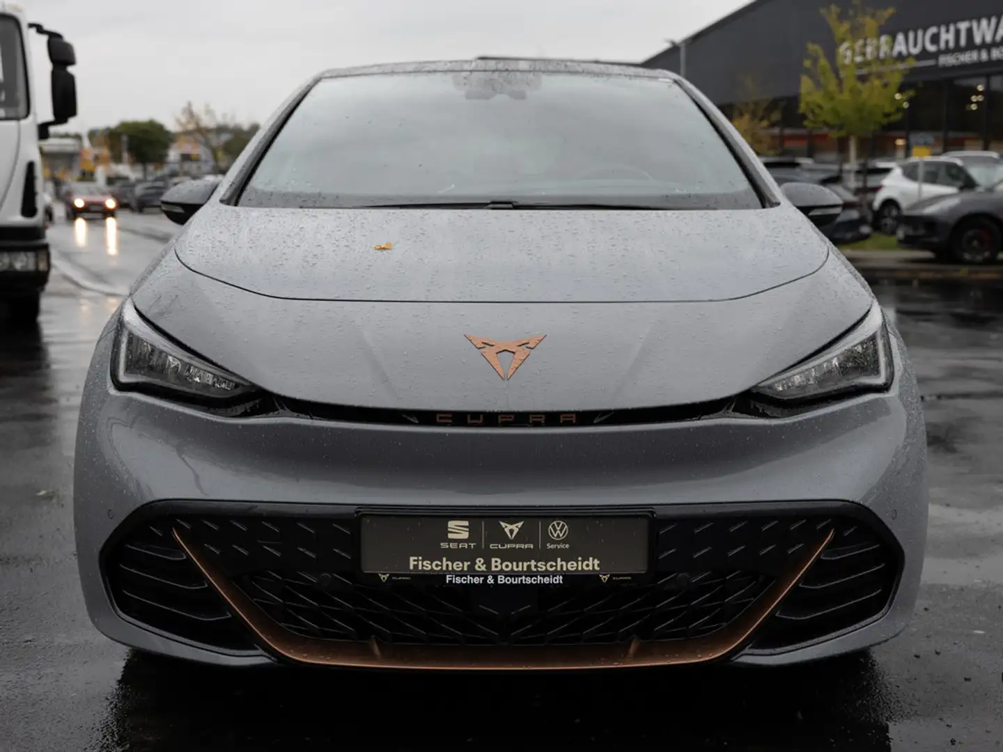 CUPRA Born 150 kW NAVI PANO KAMERA LED KESSY SHZ AC Grau - 2
