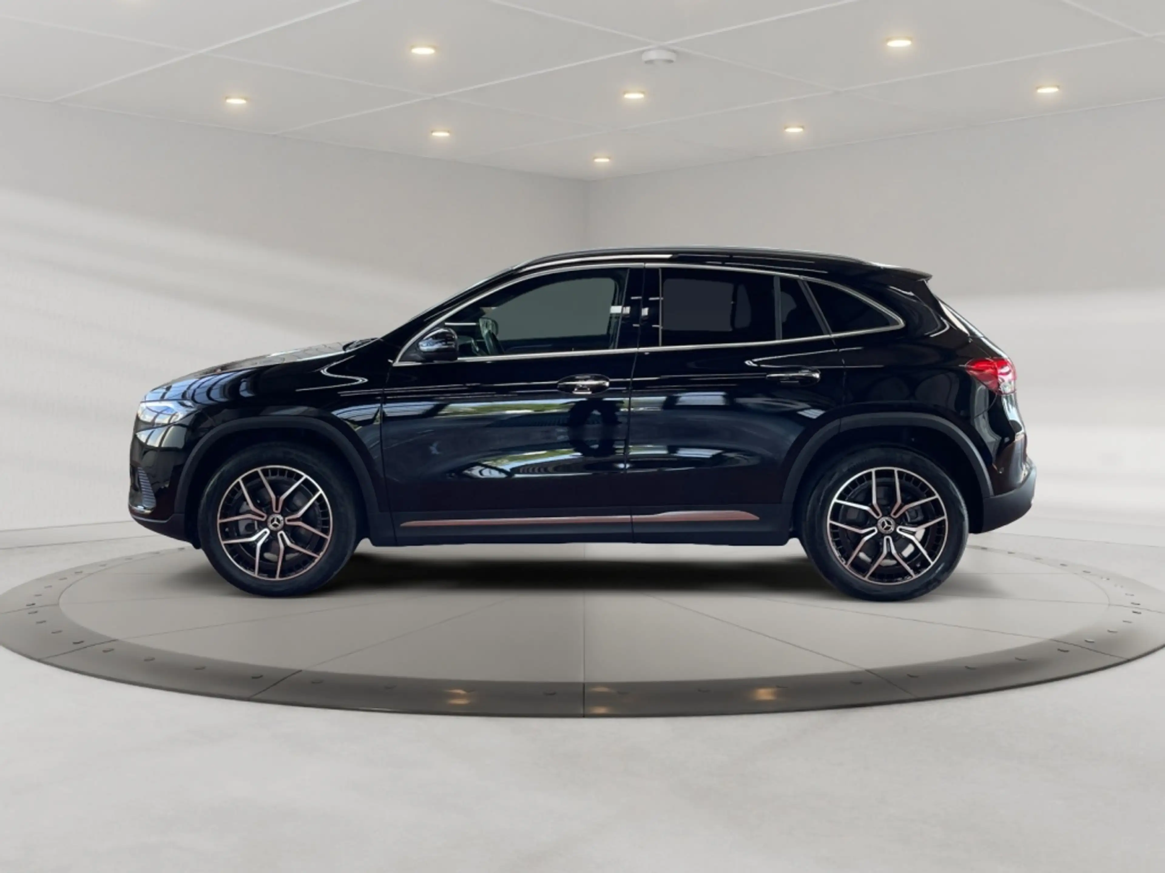 Mercedes-Benz EQA 300 4matic Progressive AMG+MBUX+Progressive — photo 5