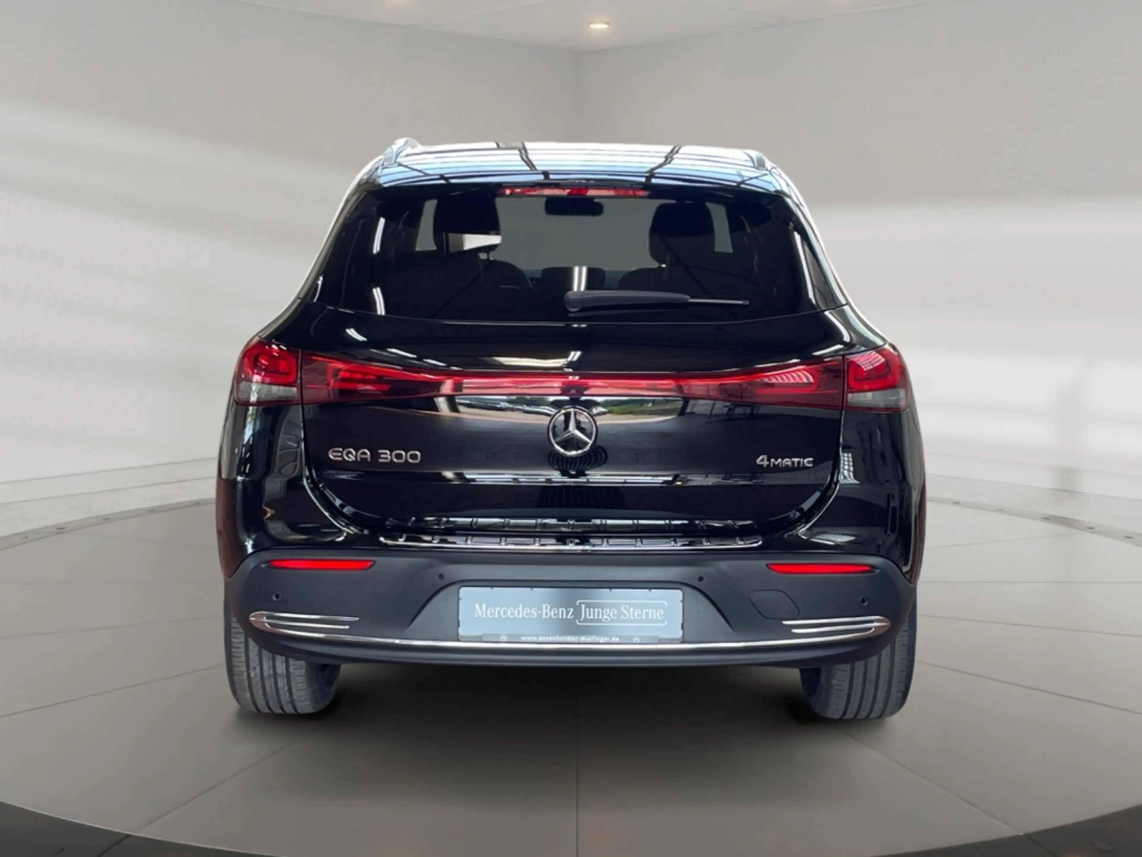 Mercedes-Benz EQA 300 4matic Progressive AMG+MBUX+Progressive — photo 6