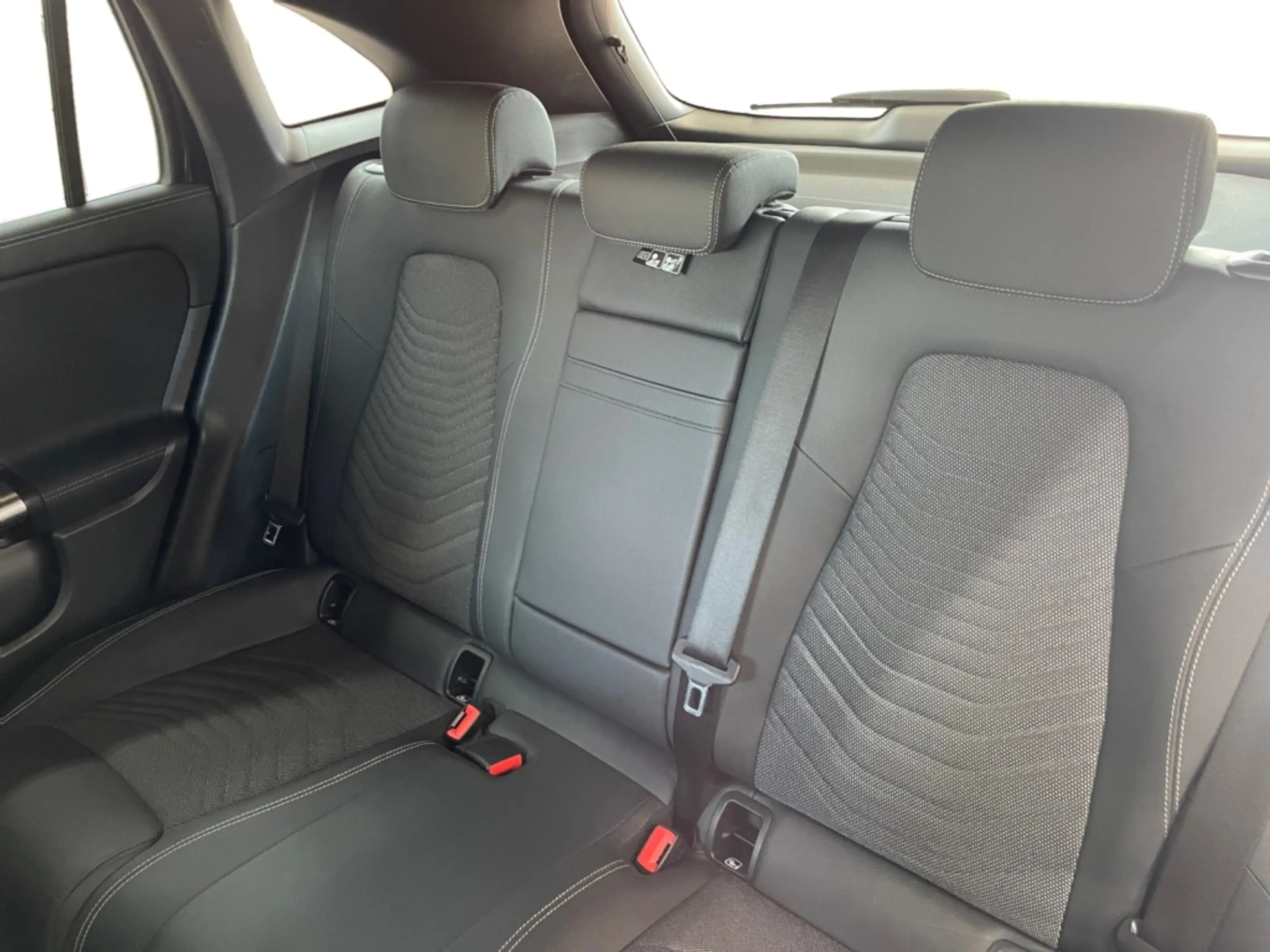 Mercedes-Benz EQA 300 4matic Progressive AMG+MBUX+Progressive — photo 11
