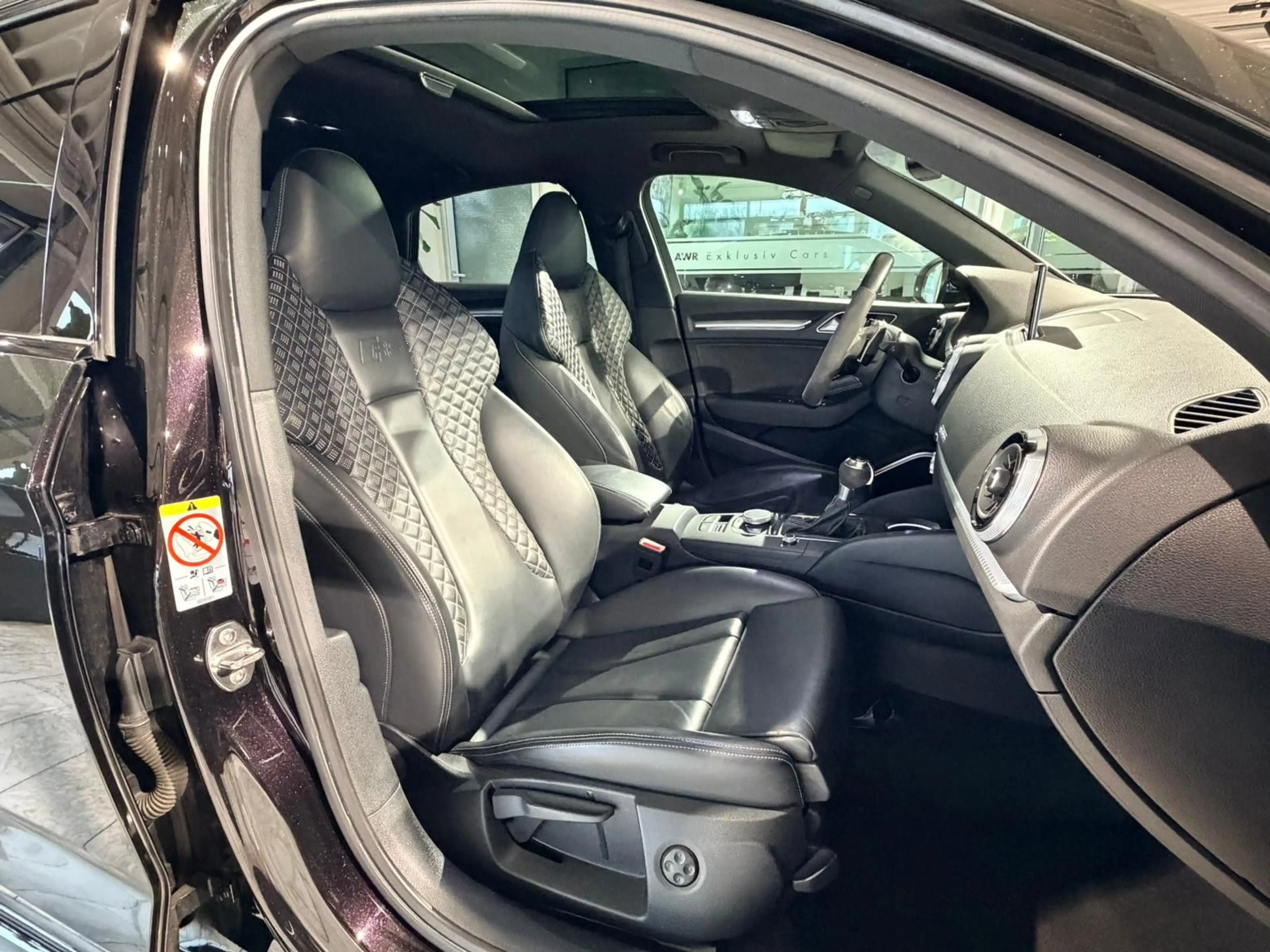 Audi RS3 LIMOUSINE*RS-SITZE*PANO*VIRTUAL*19"*B&O*LED — photo 15