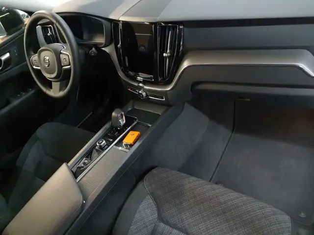 Volvo XC60 view 9