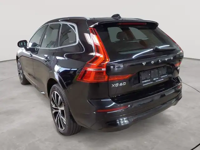 Volvo XC60 view 5