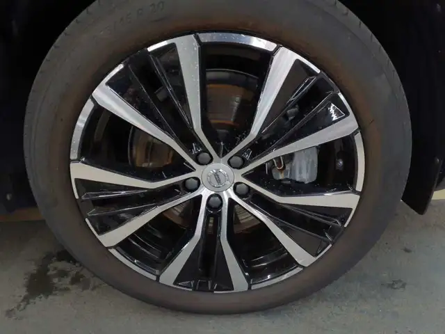Volvo XC60 view 17