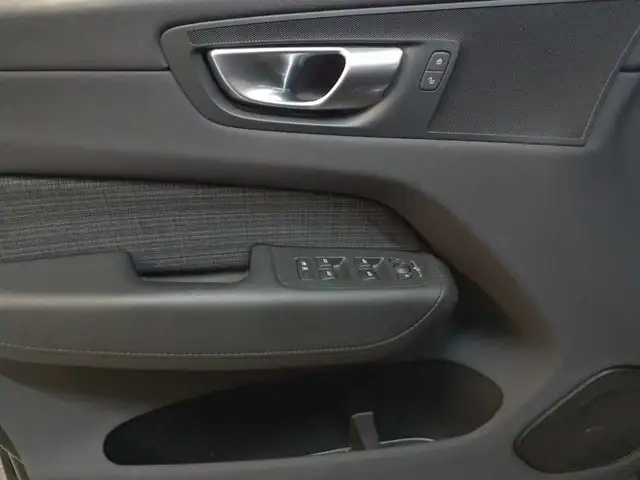 Volvo XC60 view 19
