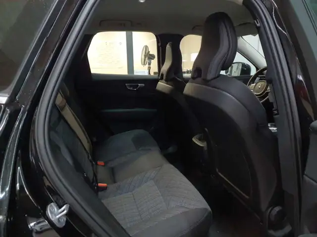 Volvo XC60 view 14