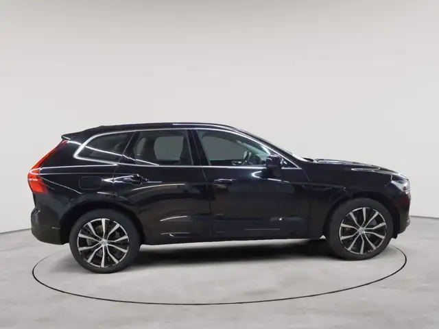 Volvo XC60 view 3
