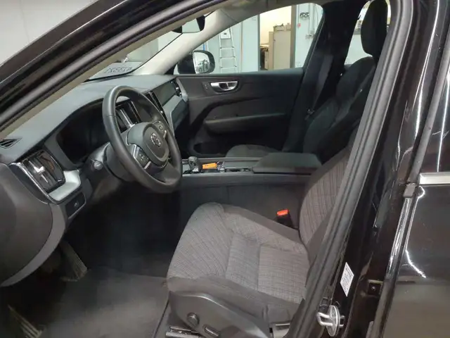 Volvo XC60 view 7