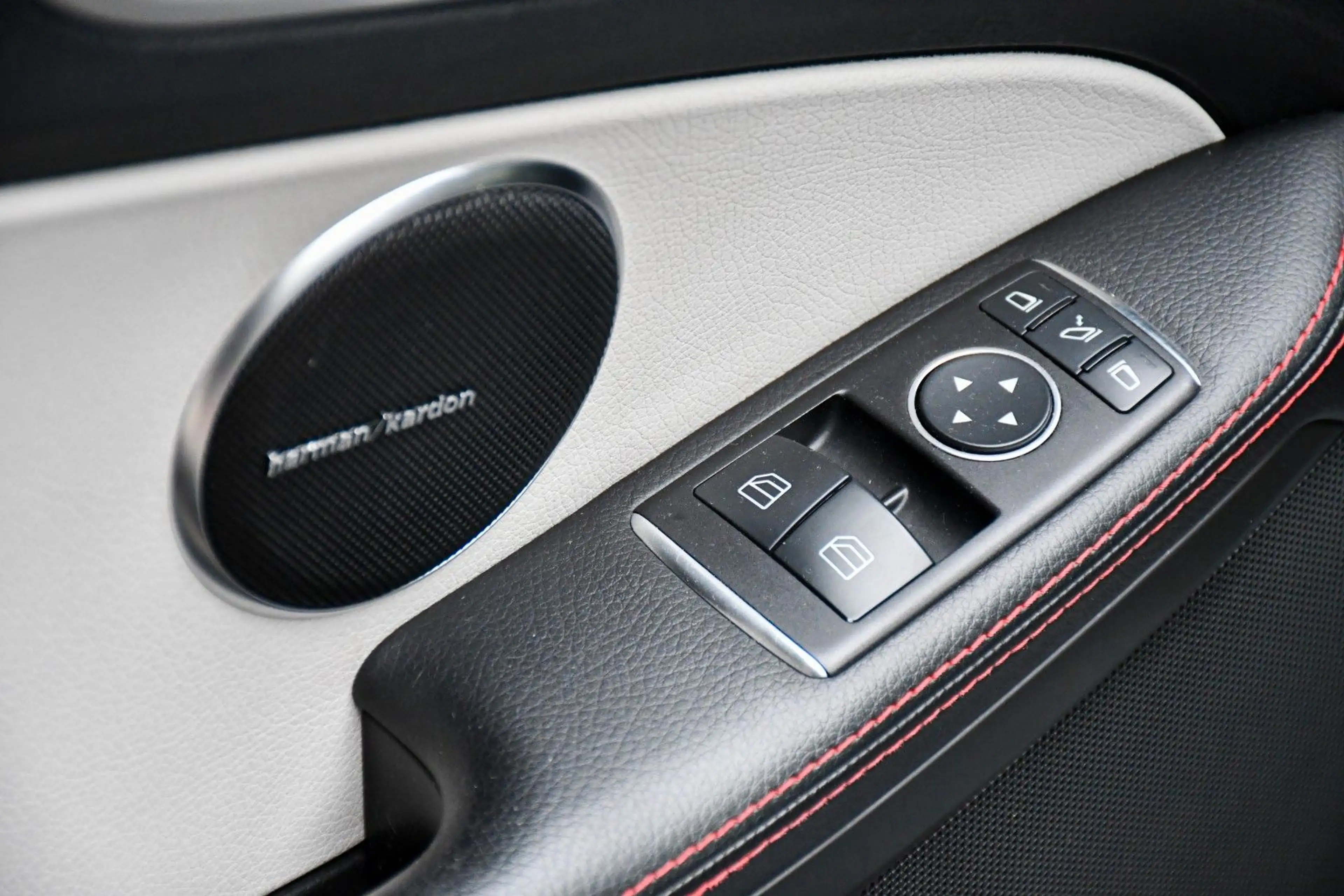 Mercedes-Benz SLK 250 Roadster Aut. AMG Airscarf Memory HK — photo 9