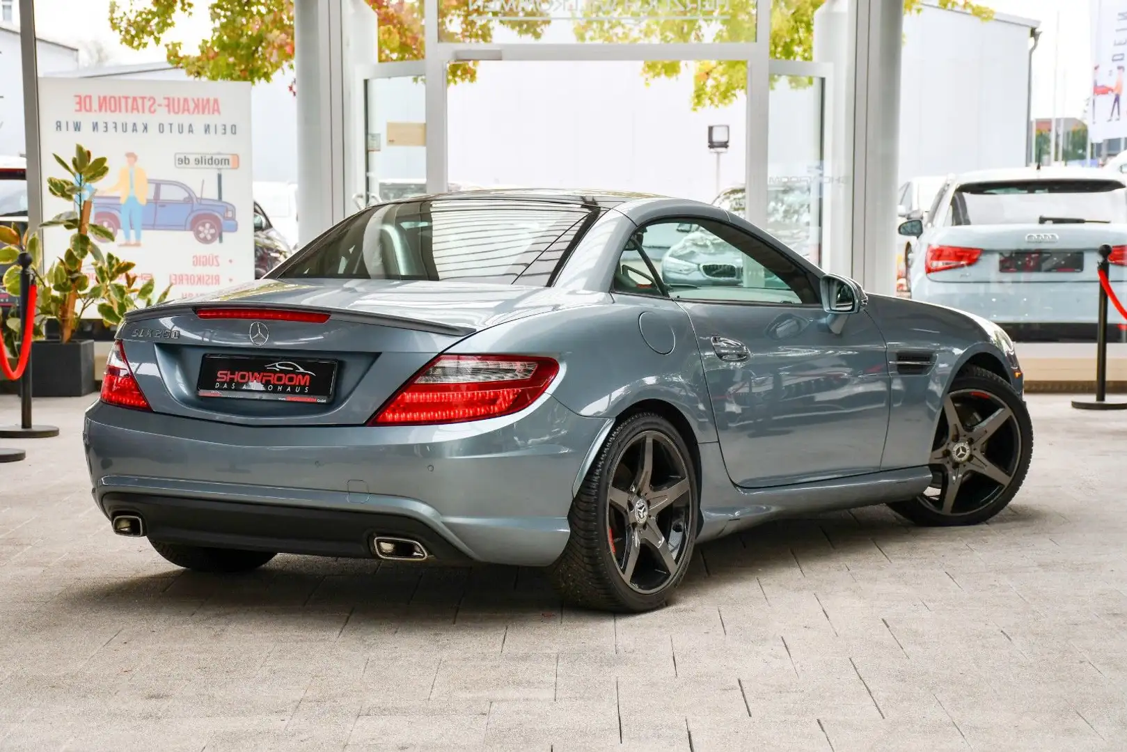 Mercedes-Benz SLK 250 Roadster Aut. AMG Airscarf Memory HK Grau - 2