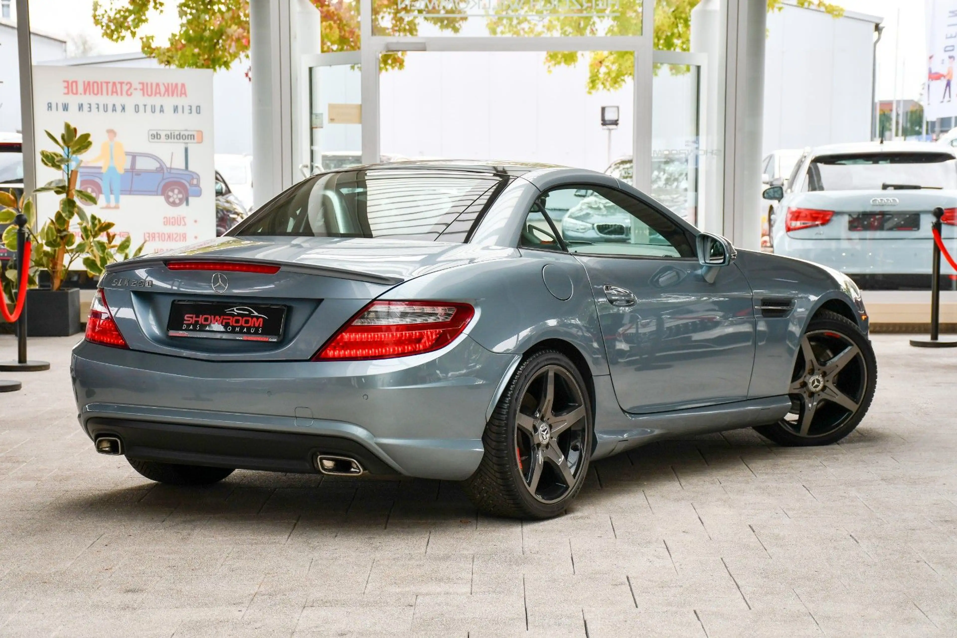Mercedes-Benz SLK 250 Roadster Aut. AMG Airscarf Memory HK — photo 2