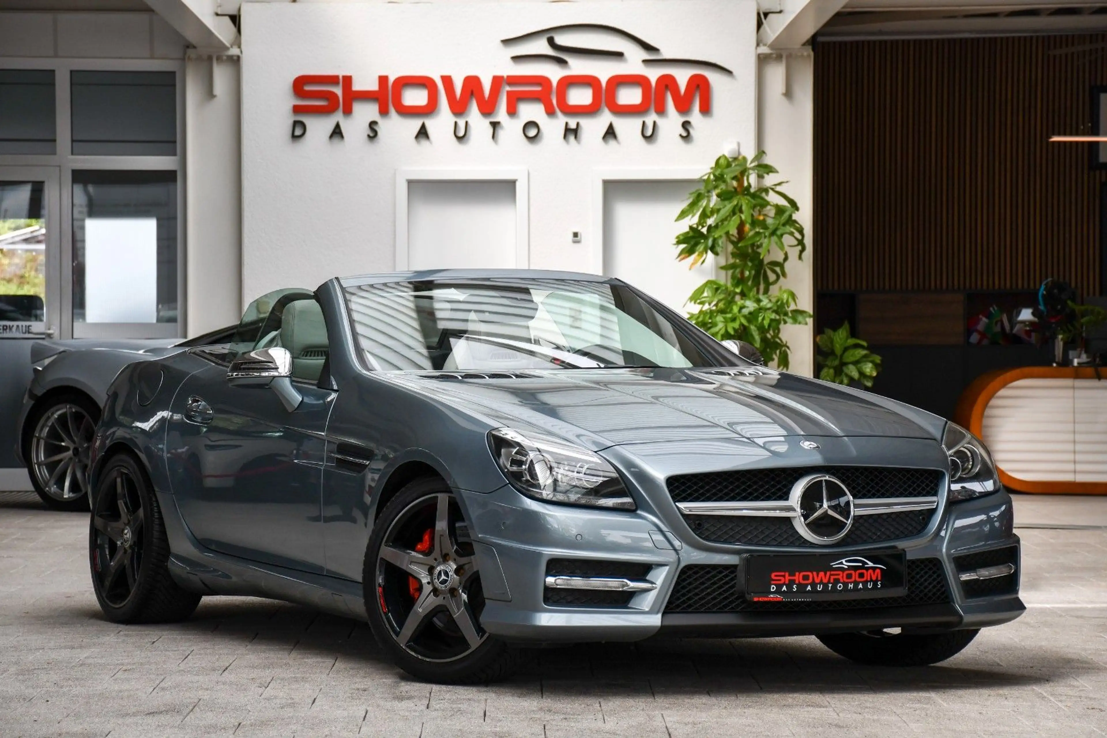 Mercedes-Benz SLK 250 Roadster Aut. AMG Airscarf Memory HK — photo 3