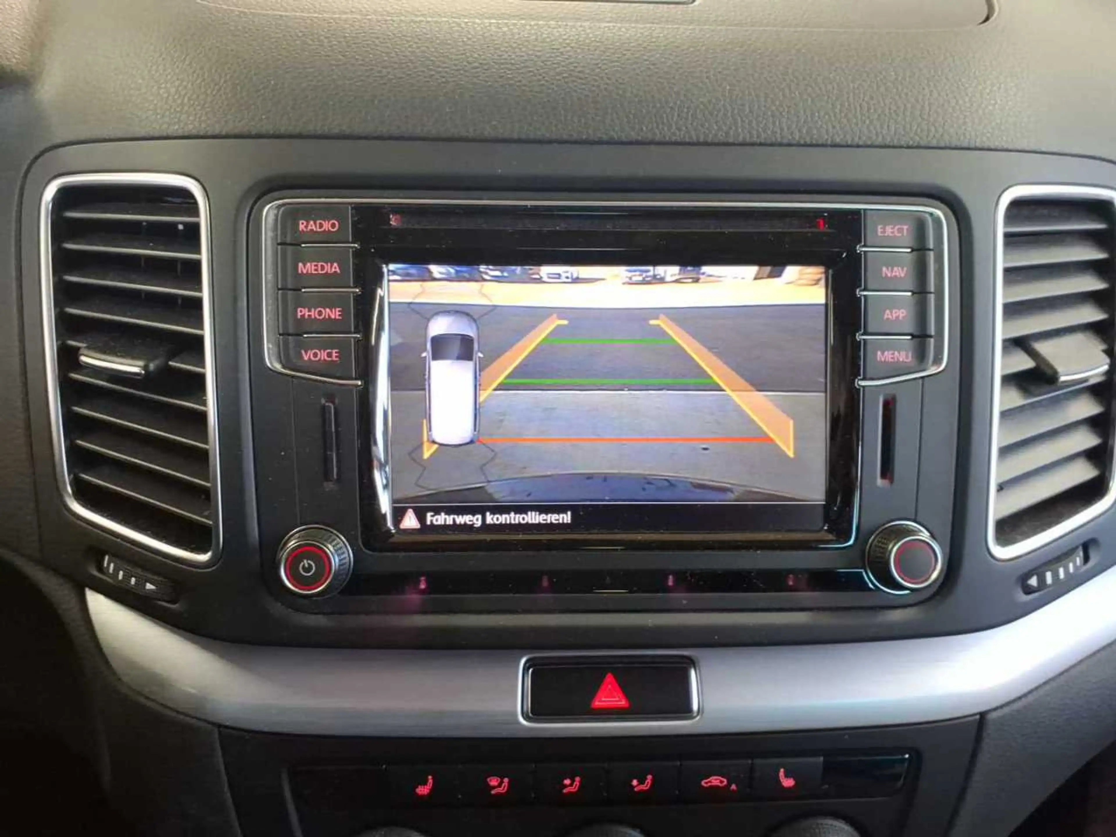 Volkswagen Sharan Comfortline 2.0TDI DSG/ 7Sitze, Pano, AHK — photo 6