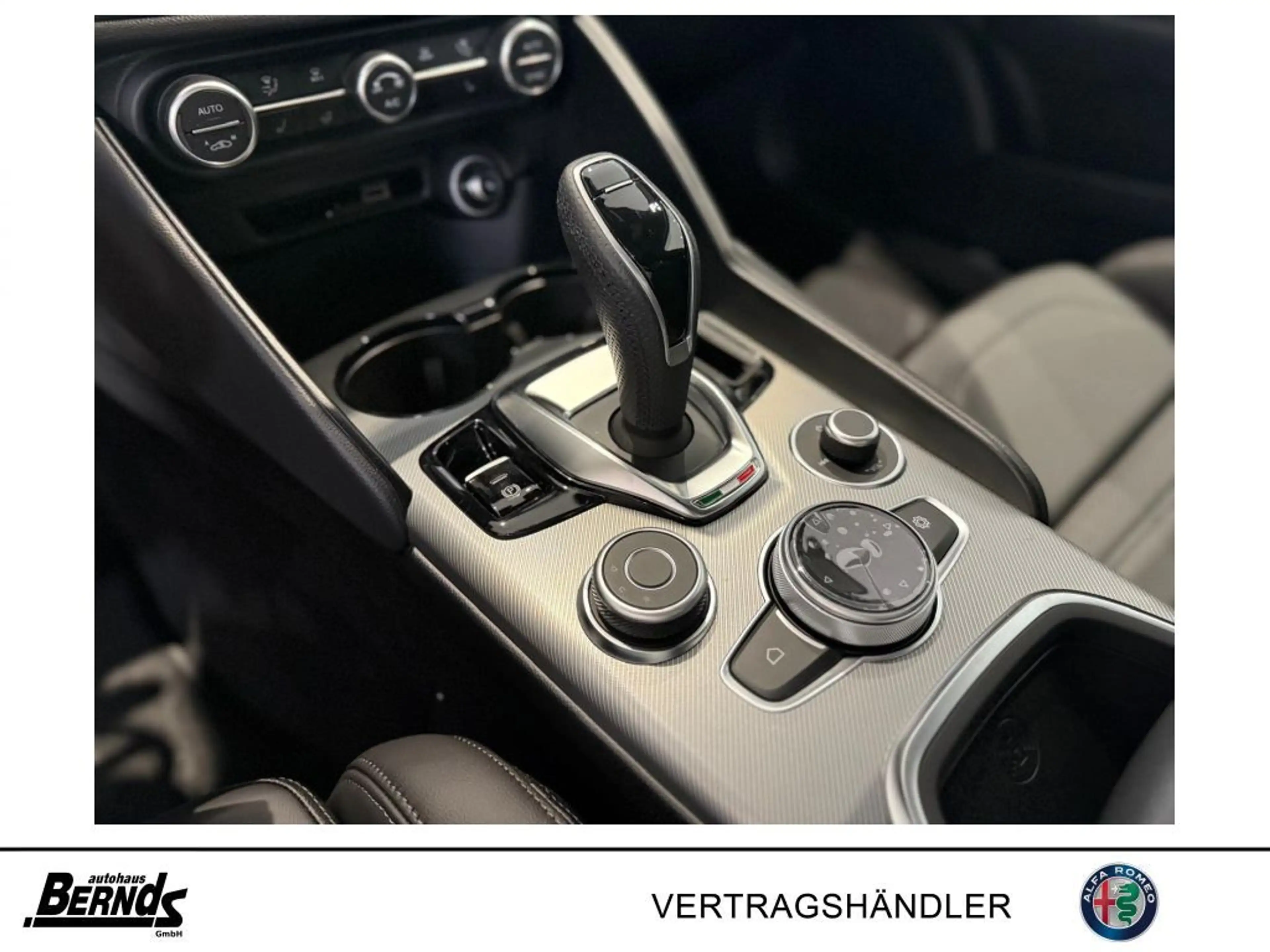 Alfa Romeo Giulia 2.0T AT8-Q4 Veloce GLASSCHIEBEDACH TECHNOLOGIE-P. — photo 15