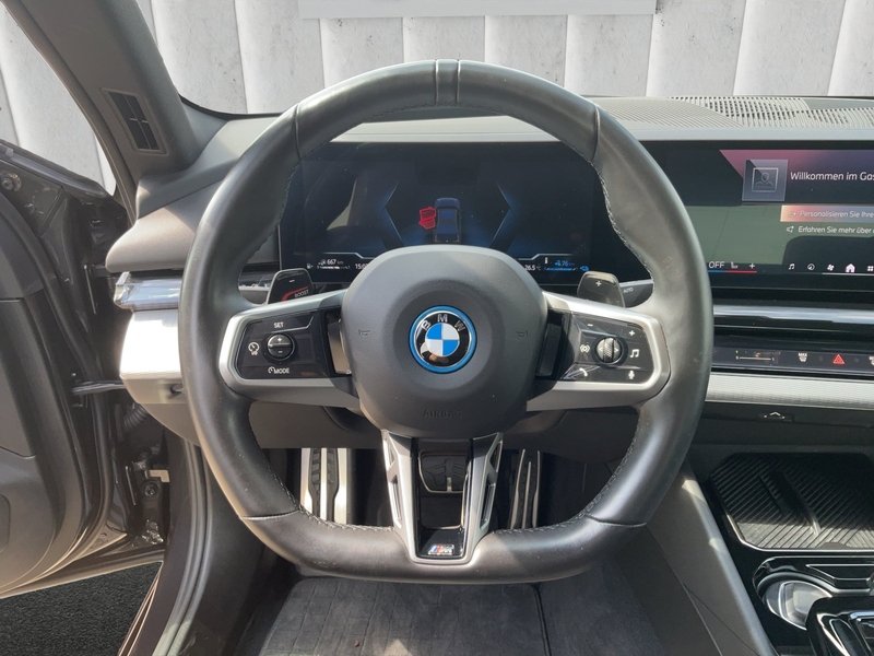 BMW 550 e xDrive M Sport . Driving Prof — photo 13