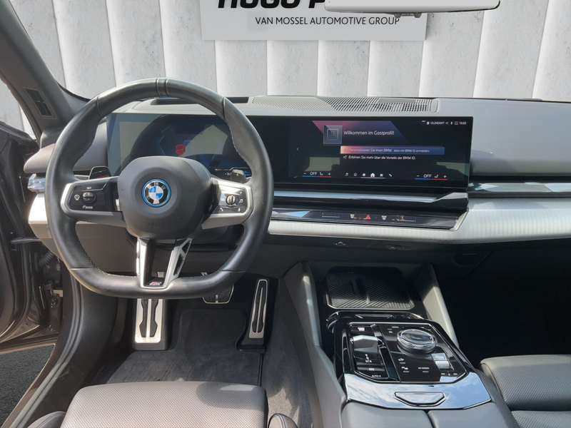 BMW 550 e xDrive M Sport . Driving Prof — photo 12