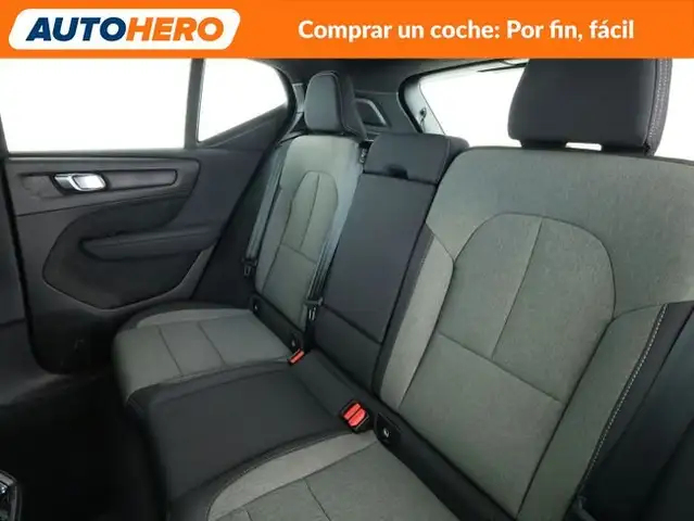 Volvo XC40 view 11