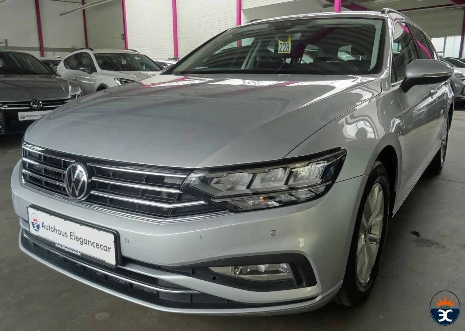 Volkswagen Passat Variant PASSAT 2.0 TDI CL.*AHK*ACC*CAM*SHA*MASSAGE* srebrna - 1