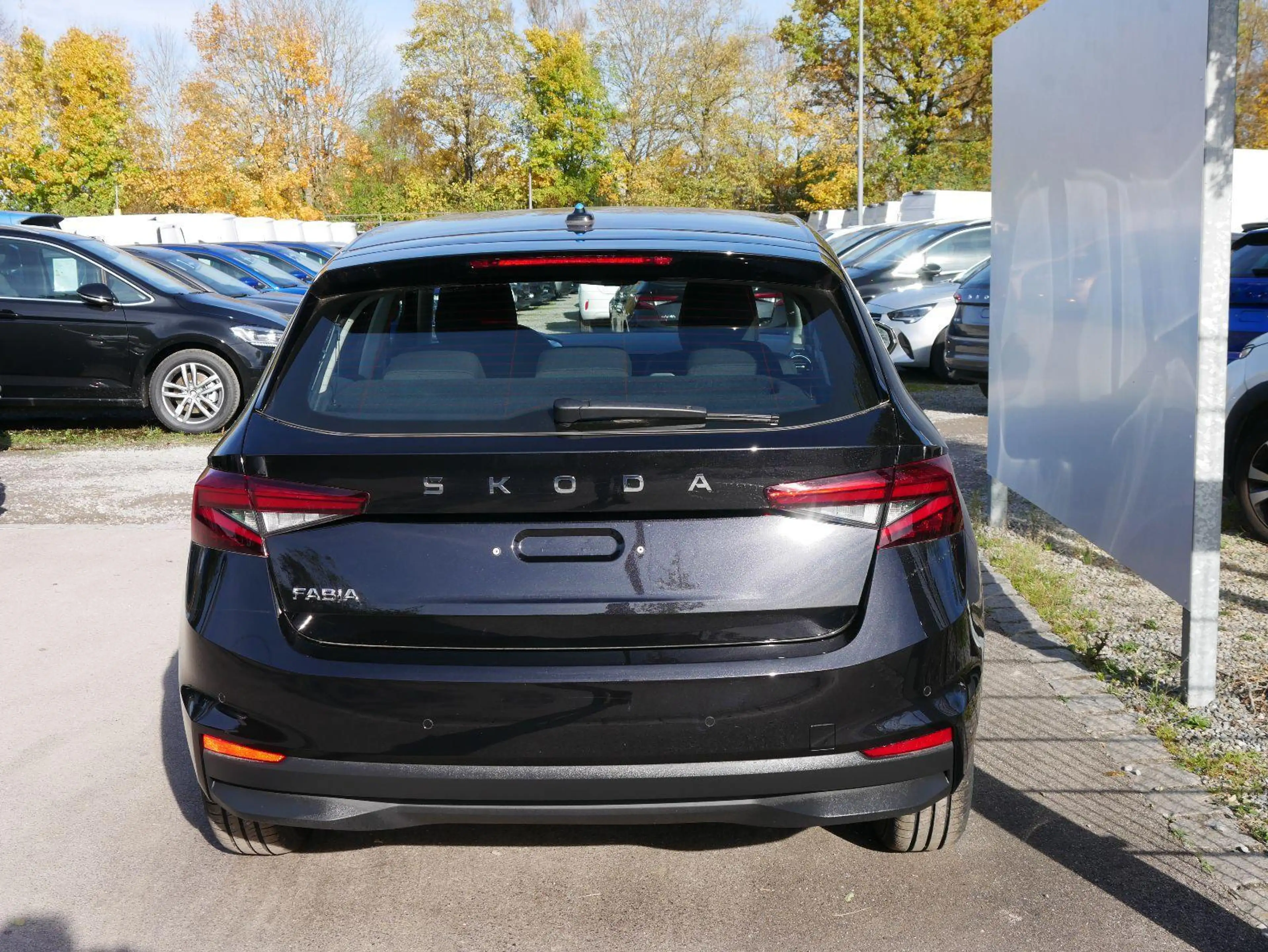 Skoda Fabia Selection 1.0 TSI DSG*NAVI-ÜBER-SMARTLINK*LED*P... — photo 2