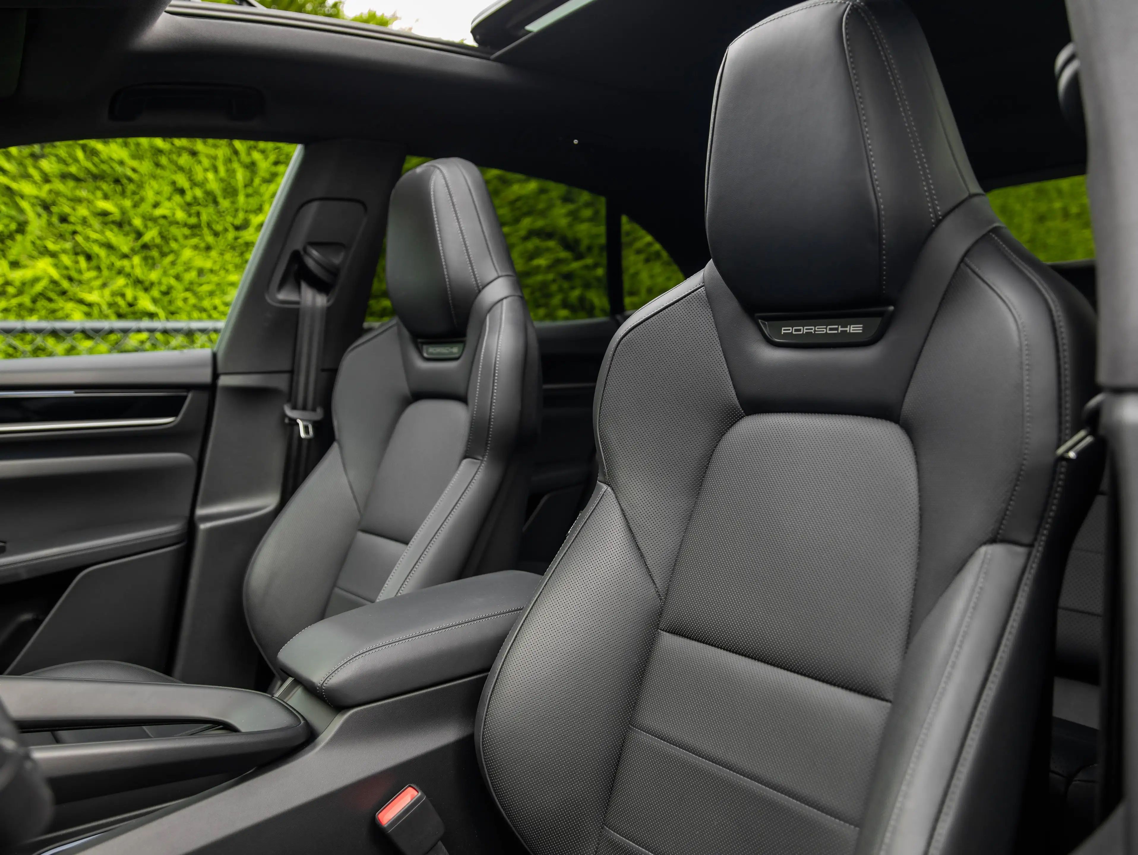 Porsche Macan 4S 100KW/FULL/22"RS/AIR/PAS.DISPLAY/TREKHAAK/INNO/4-ZONE/HD-MATRIX/CHRONO/PANO/360/18W/BOSE — photo 8