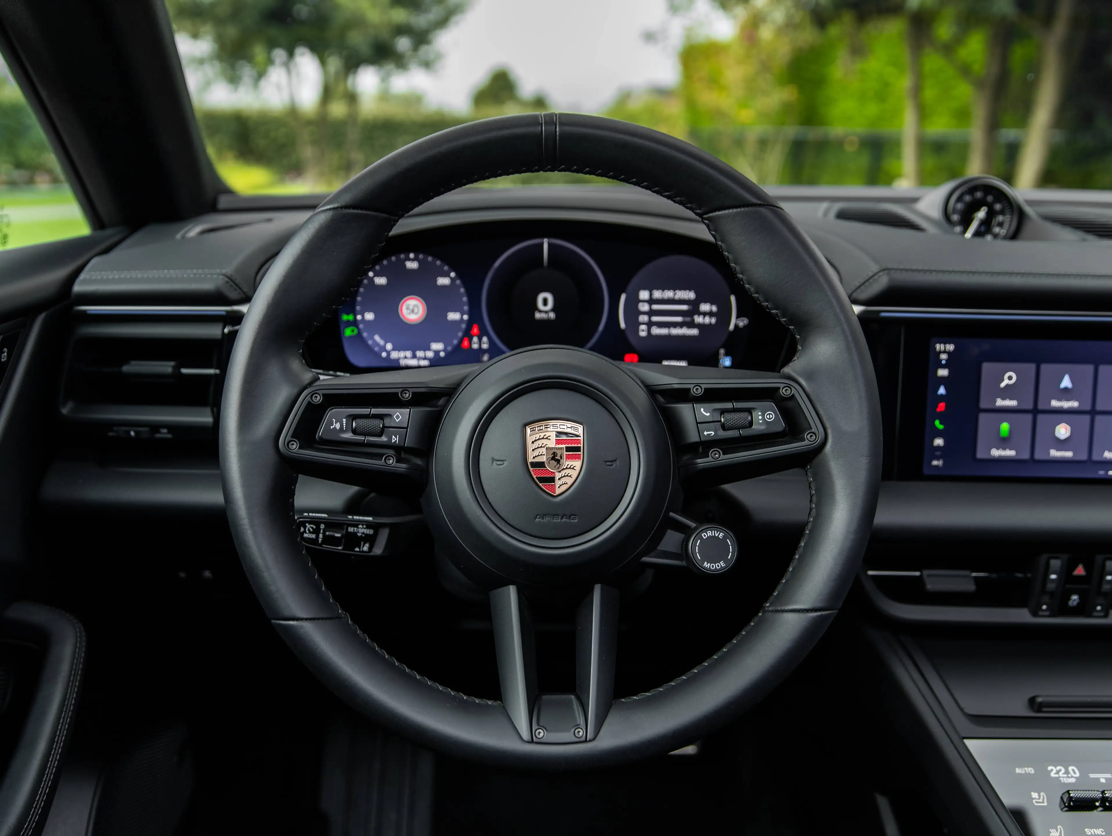 Porsche Macan 4S 100KW/FULL/22"RS/AIR/PAS.DISPLAY/TREKHAAK/INNO/4-ZONE/HD-MATRIX/CHRONO/PANO/360/18W/BOSE — photo 33