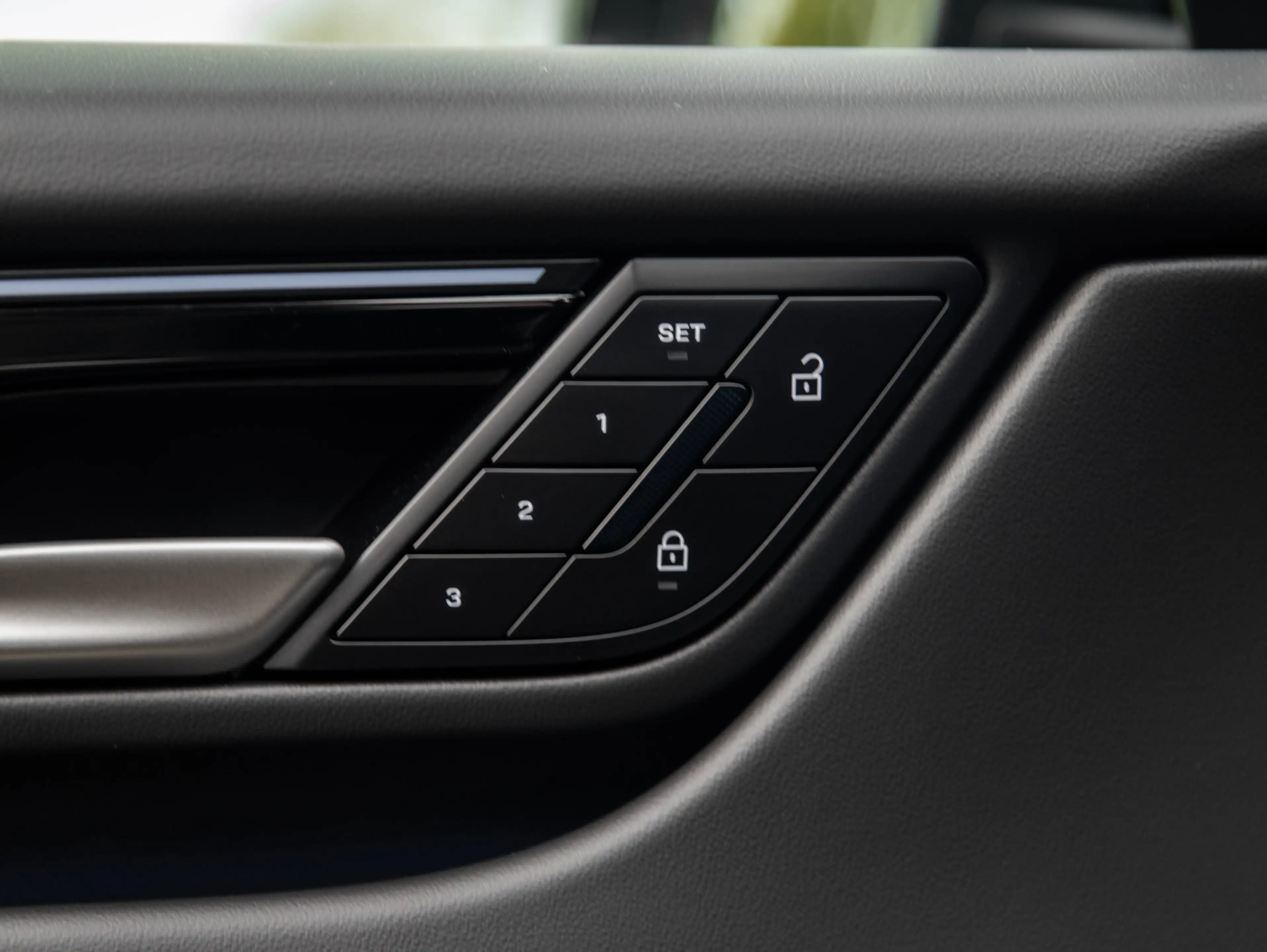 Porsche Macan 4S 100KW/FULL/22"RS/AIR/PAS.DISPLAY/TREKHAAK/INNO/4-ZONE/HD-MATRIX/CHRONO/PANO/360/18W/BOSE — photo 27