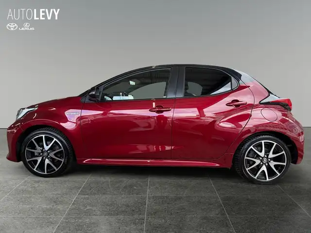 Toyota Yaris view 3