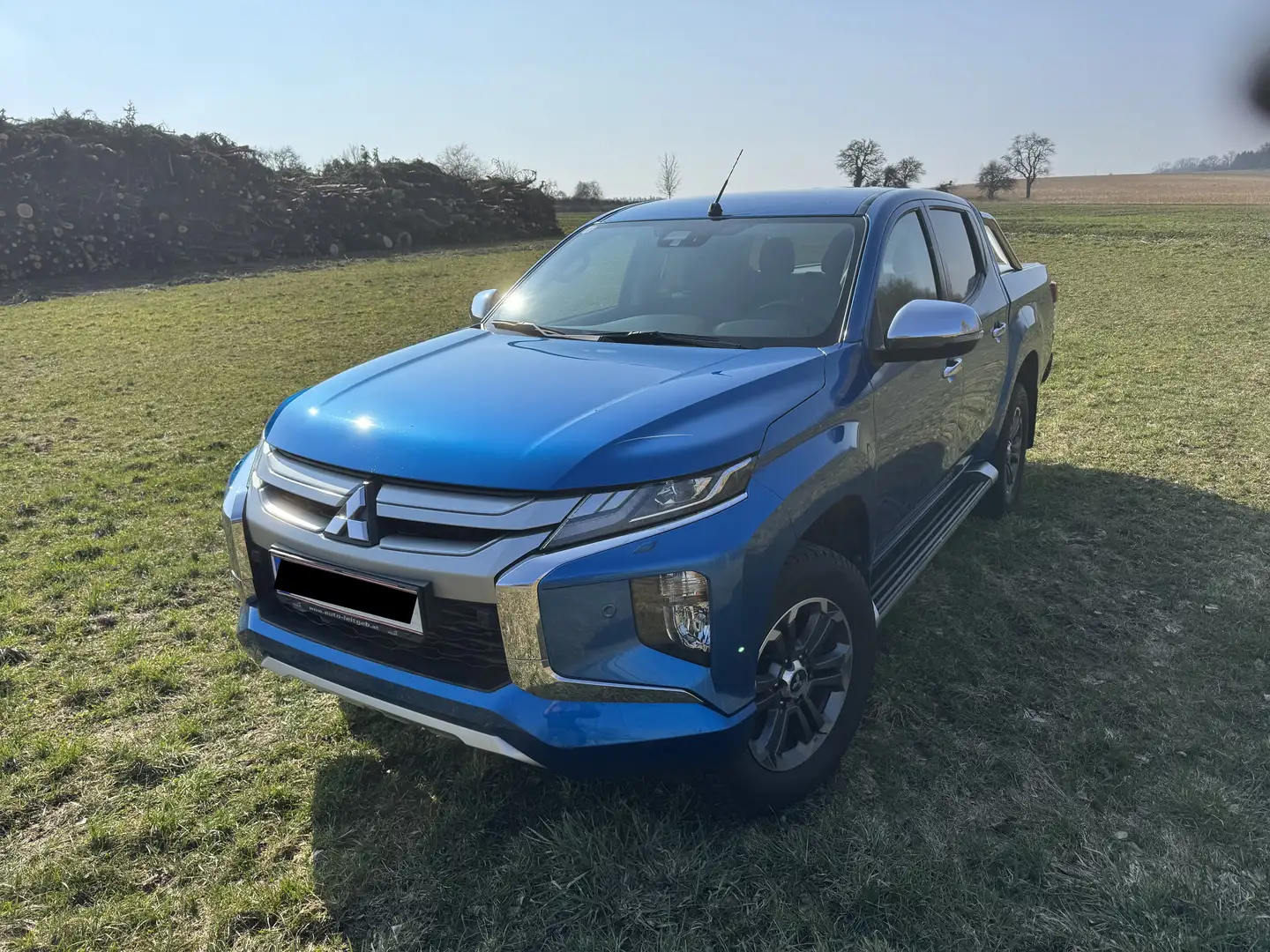 Mitsubishi L200 L200 2,2 DI-D HP Diamond Aut. Blau - 2