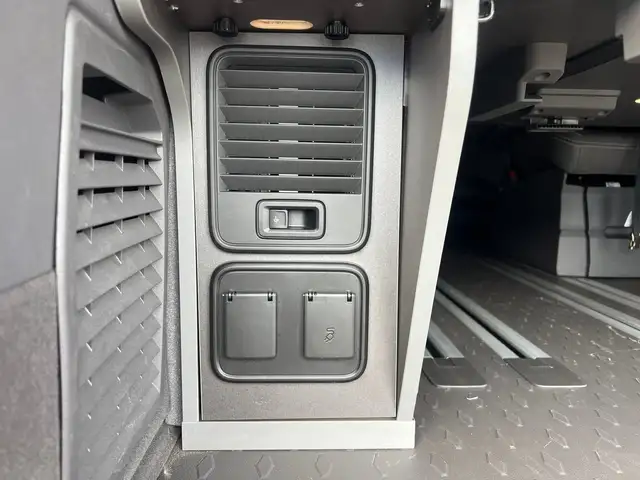 Volkswagen T7 California VW T7 California Beach Camper eHybrid Ansicht 40