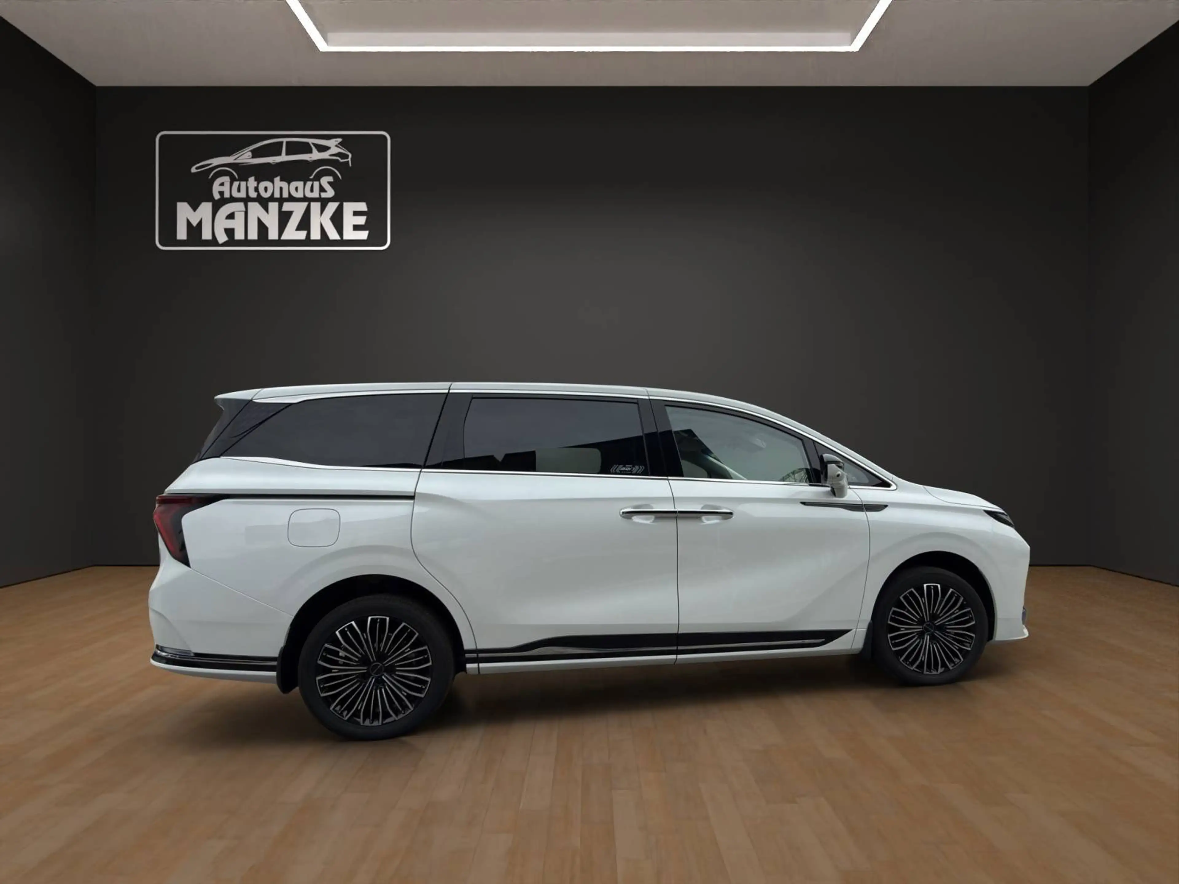 DFM Forthing 9 1.5DHT U-Tour PHEV / Plug-In Hybrid / Panorama / Massage / DAB+ / Keyless — photo 6