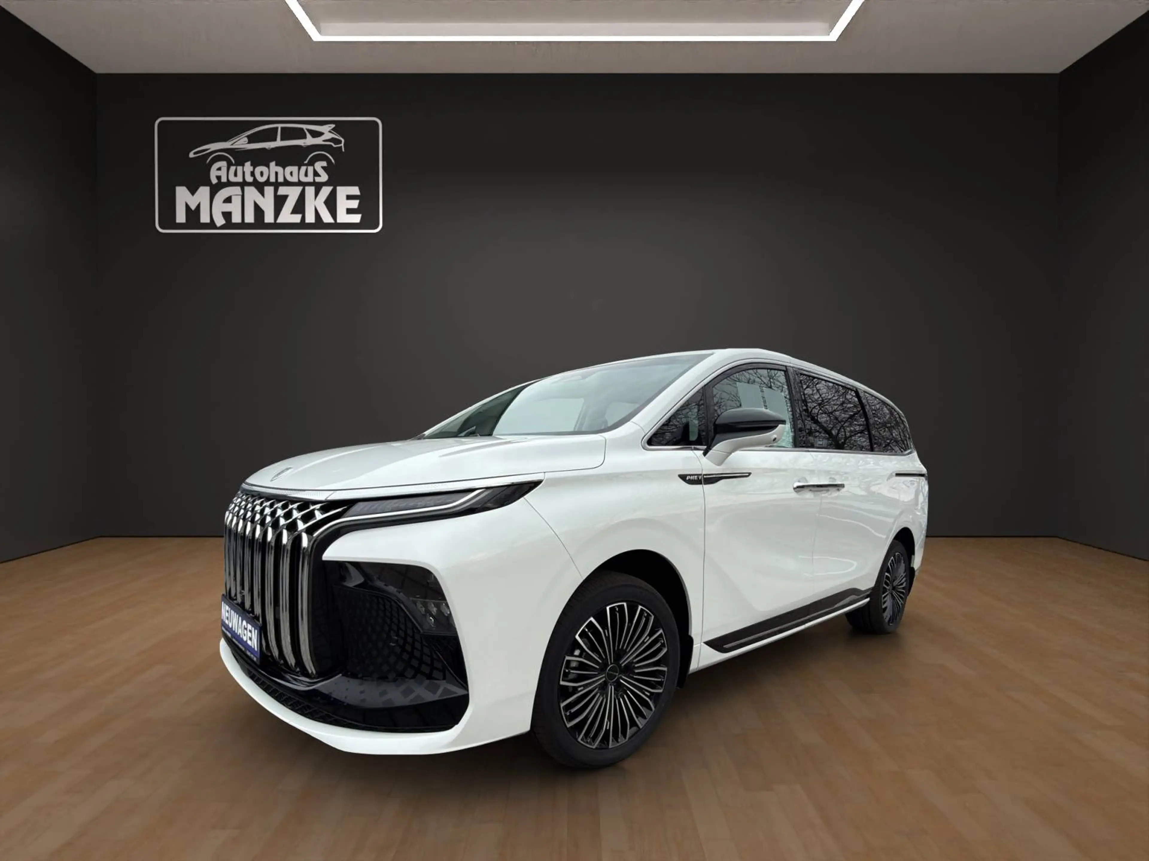 DFM Forthing 9 1.5DHT U-Tour PHEV / Plug-In Hybrid / Panorama / Massage / DAB+ / Keyless