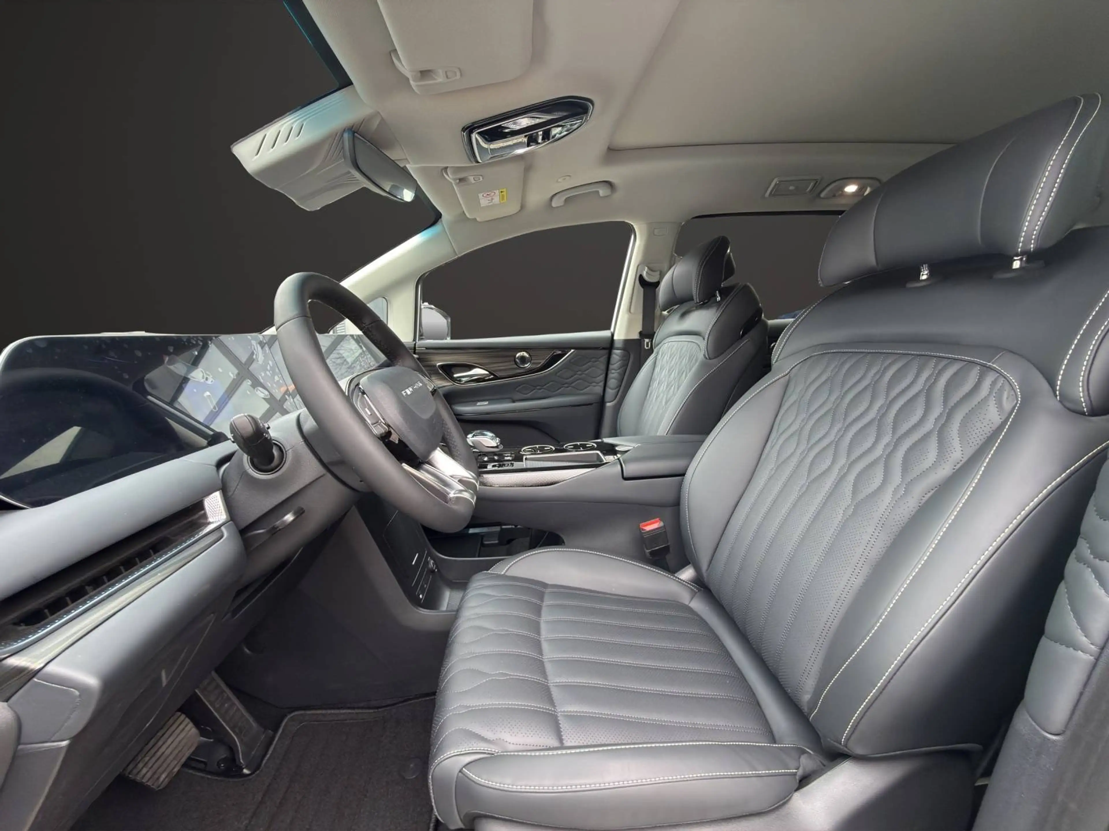 DFM Forthing 9 1.5DHT U-Tour PHEV / Plug-In Hybrid / Panorama / Massage / DAB+ / Keyless — photo 9