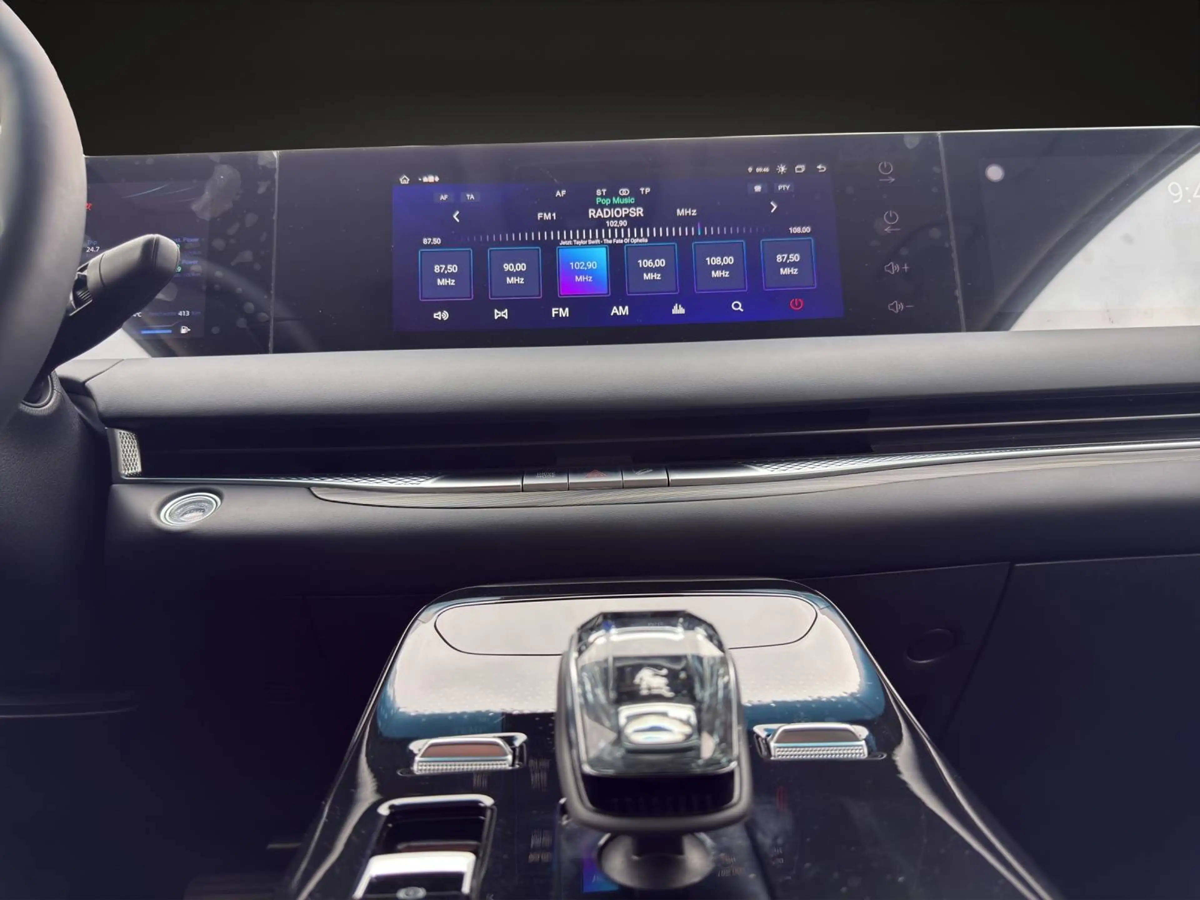 DFM Forthing 9 1.5DHT U-Tour PHEV / Plug-In Hybrid / Panorama / Massage / DAB+ / Keyless — photo 14