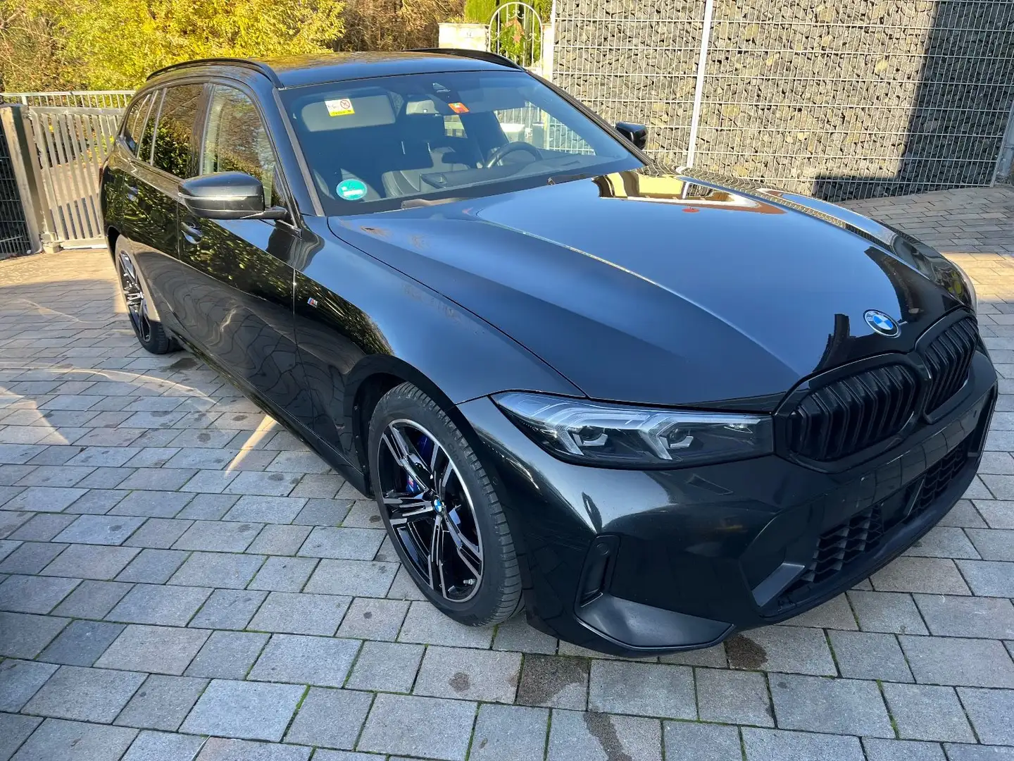 BMW 320 d M Sport Pro LivePR HUD H/K ACC A-LED Kam 18 Schwarz - 1