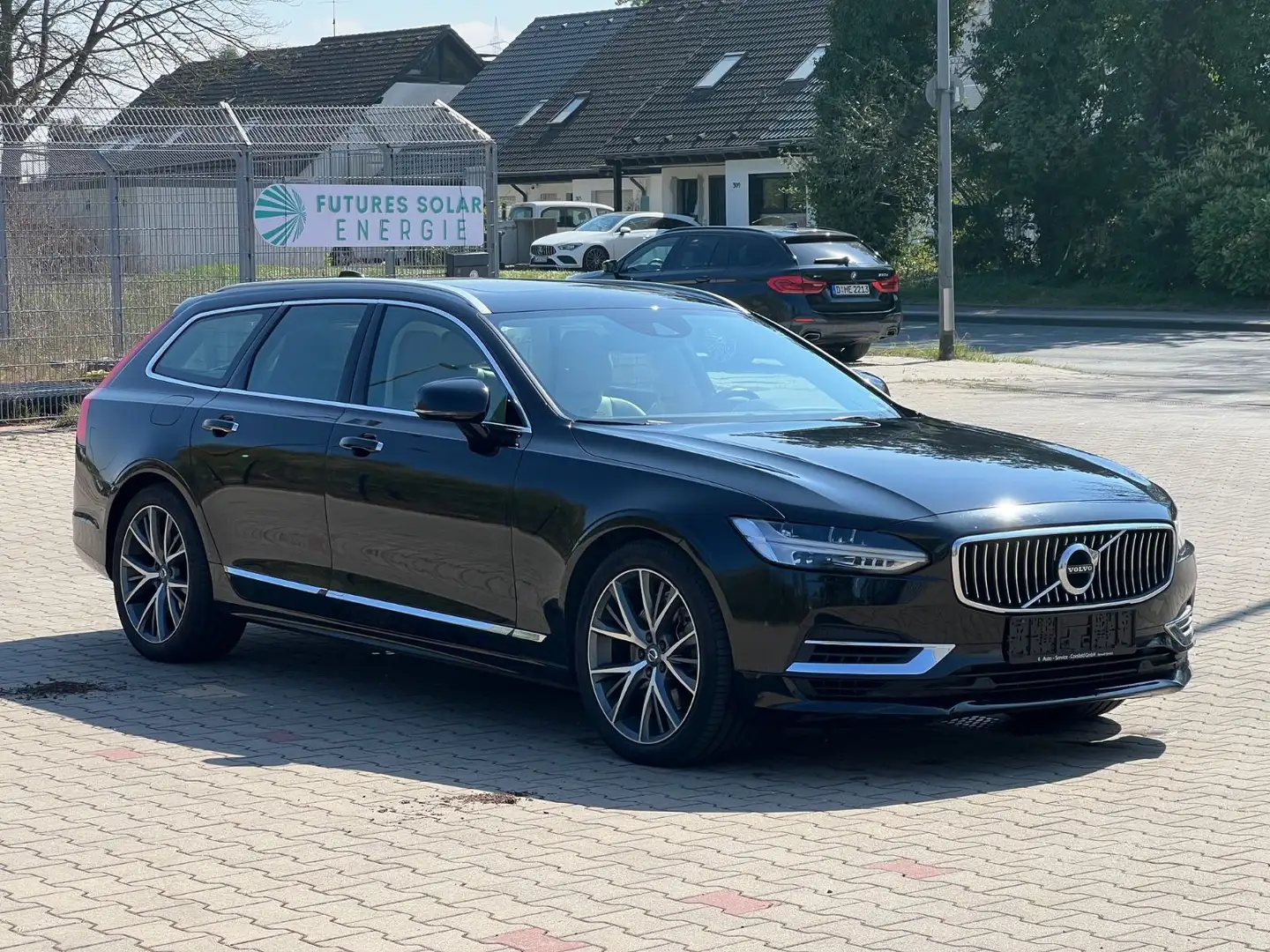 Volvo V90 Kombi Inscription Plug-In Hybrid AWD Schwarz - 1