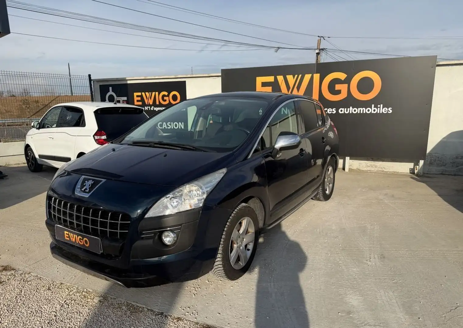 Peugeot 3008 2.0 hdi 150 ch allure toit pano attelage Bleu - 1