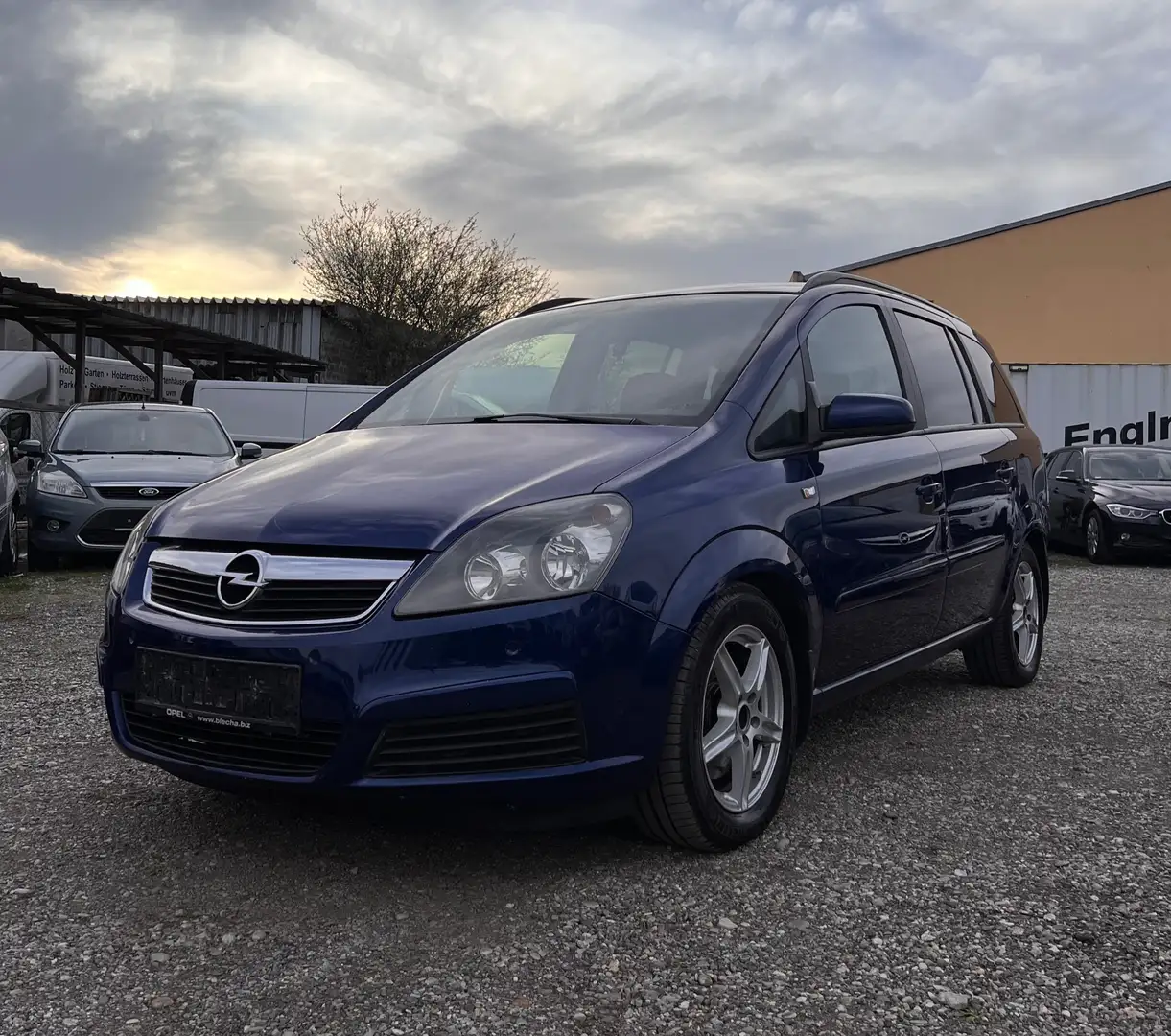 Opel Zafira 1.9 CDTI Automatik Blau - 1