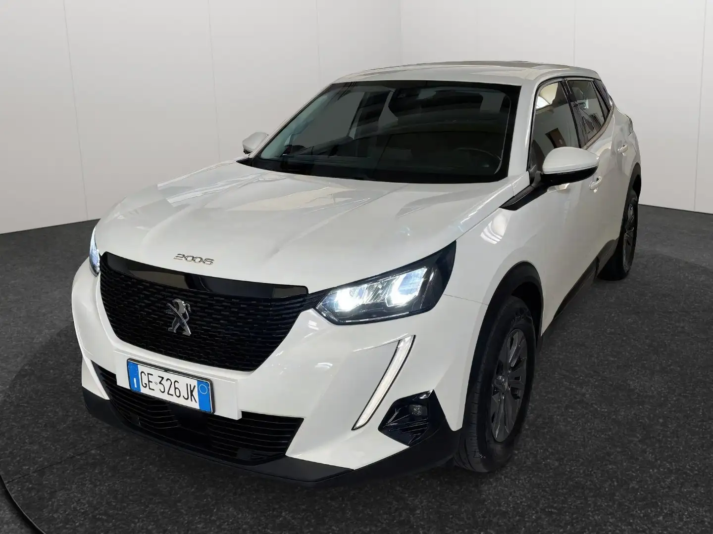 Peugeot 2008 1.2 100CV Active Pack Weiß - 1