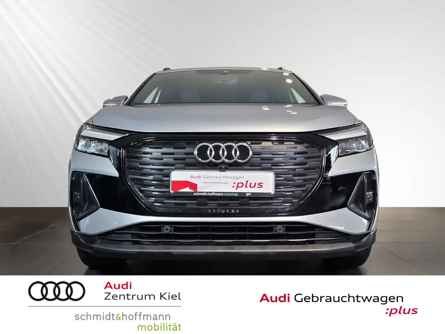 Audi Q4 e-tron 45 S-line Panorama HuD ACC Klima Navi Leder Silber - 2