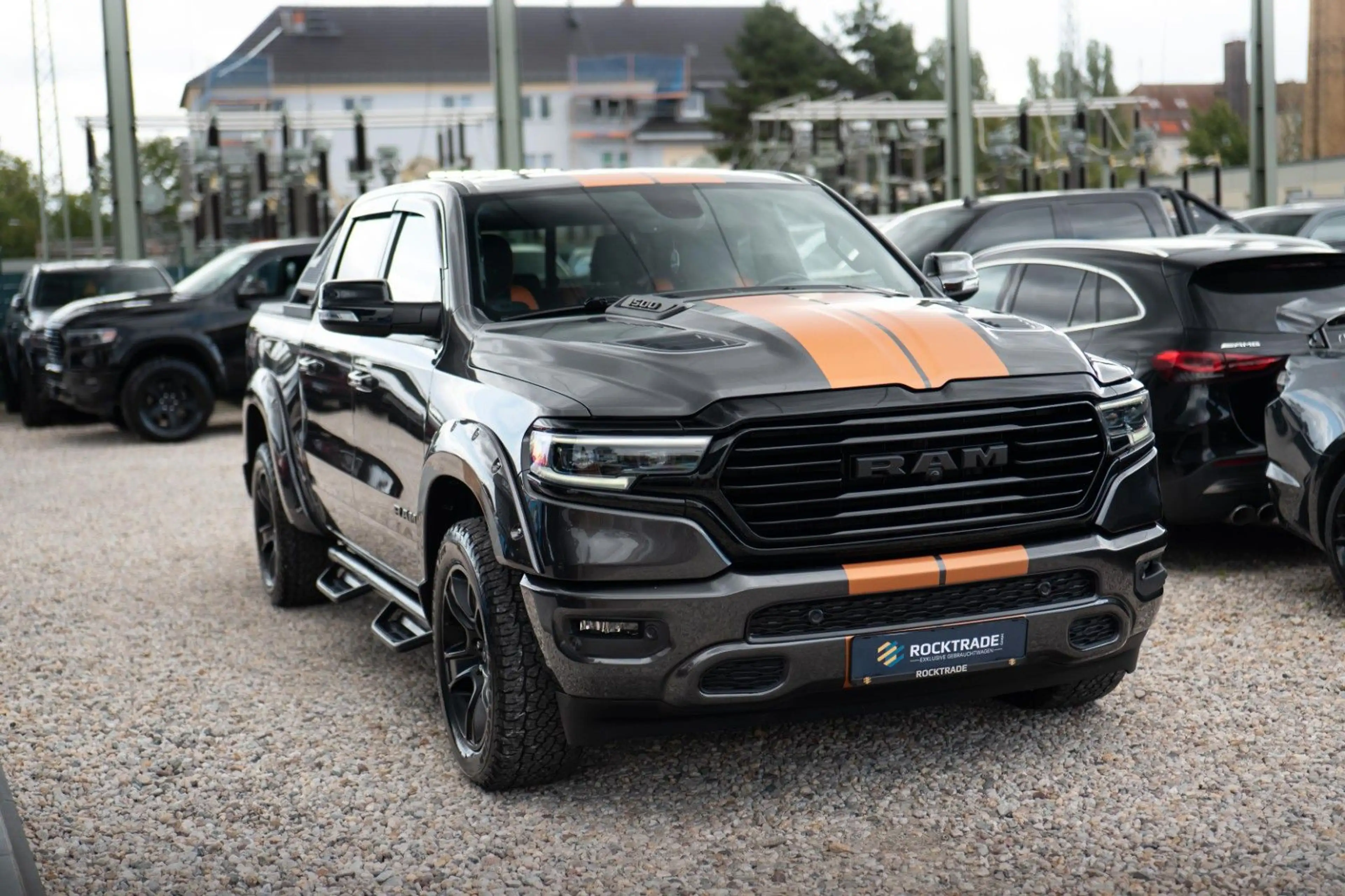 Dodge RAM 5.7 V8 HEMI 4x4 OFFROAD Night Limited 19% — photo 3