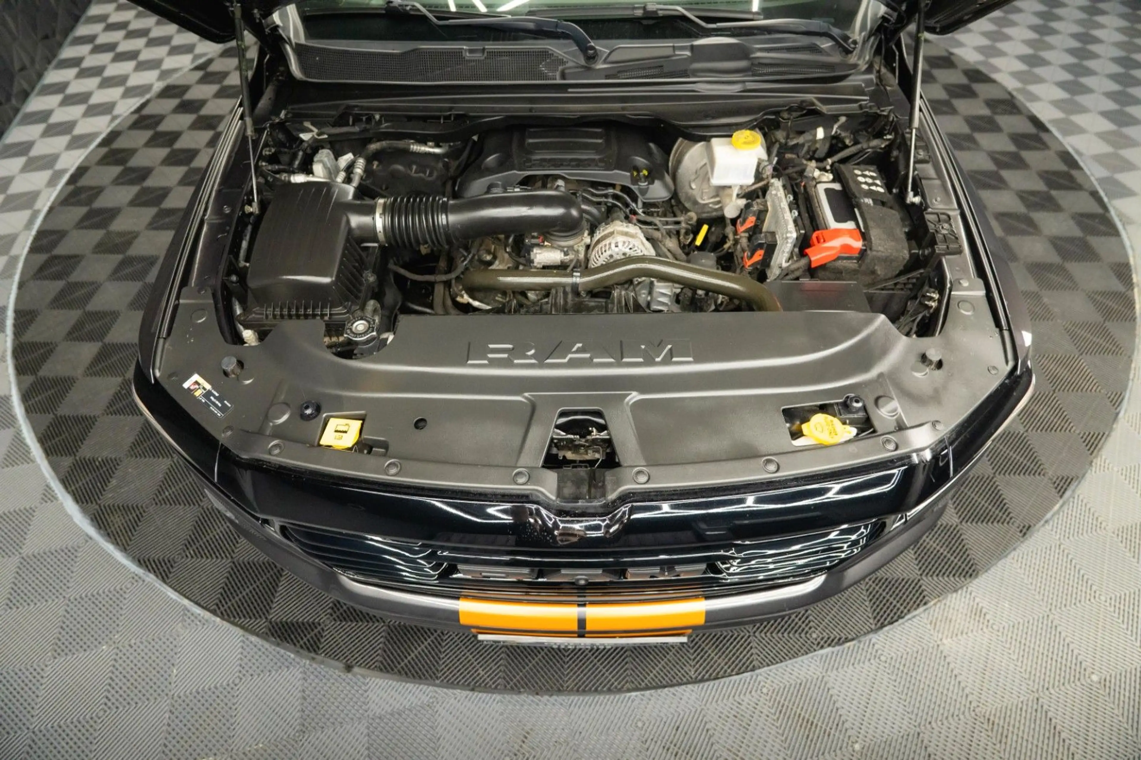 Dodge RAM 5.7 V8 HEMI 4x4 OFFROAD Night Limited 19% — photo 12