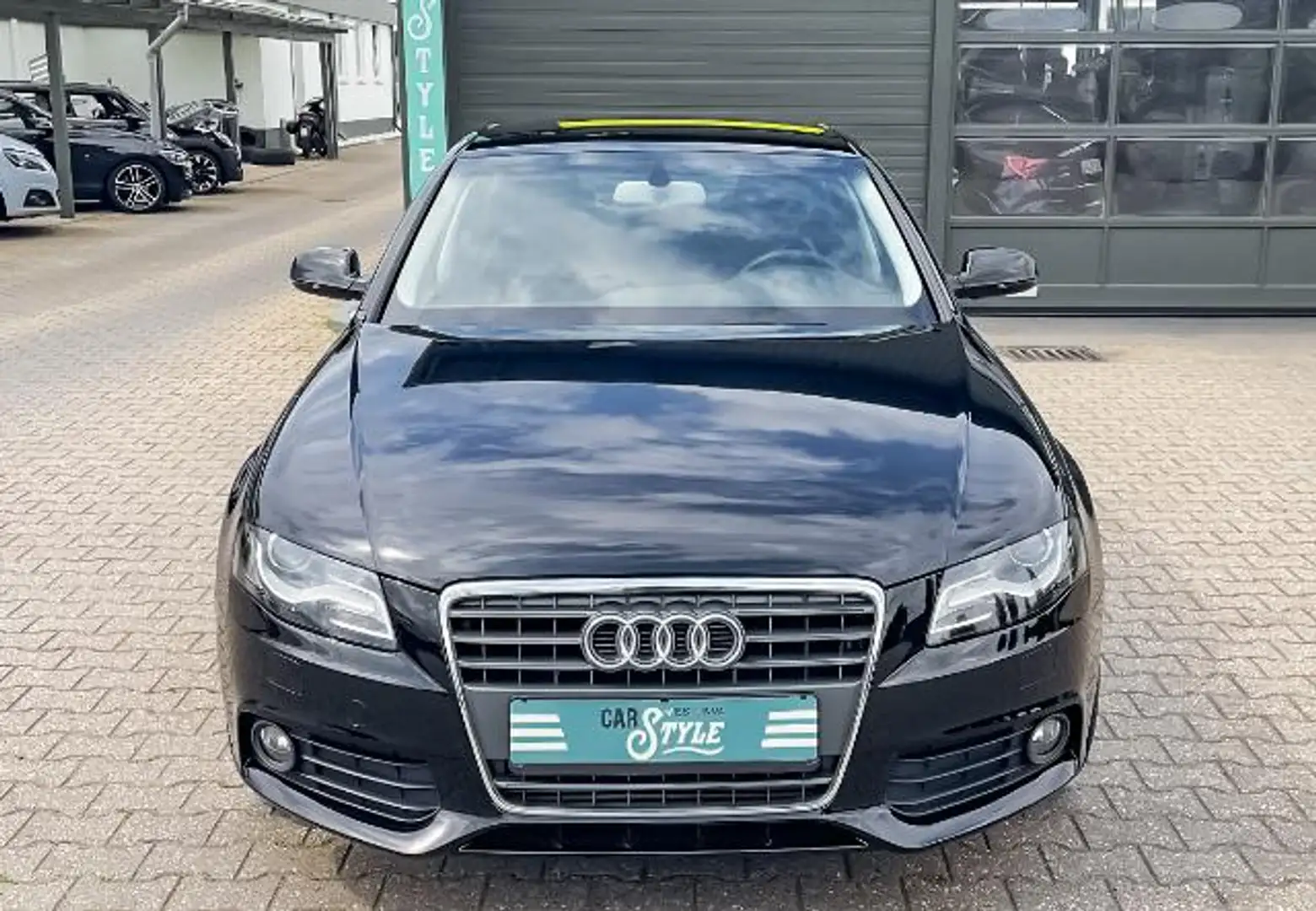 Audi A4 2.0 TFSI Attraction PDC 1. Hand Schwarz - 2