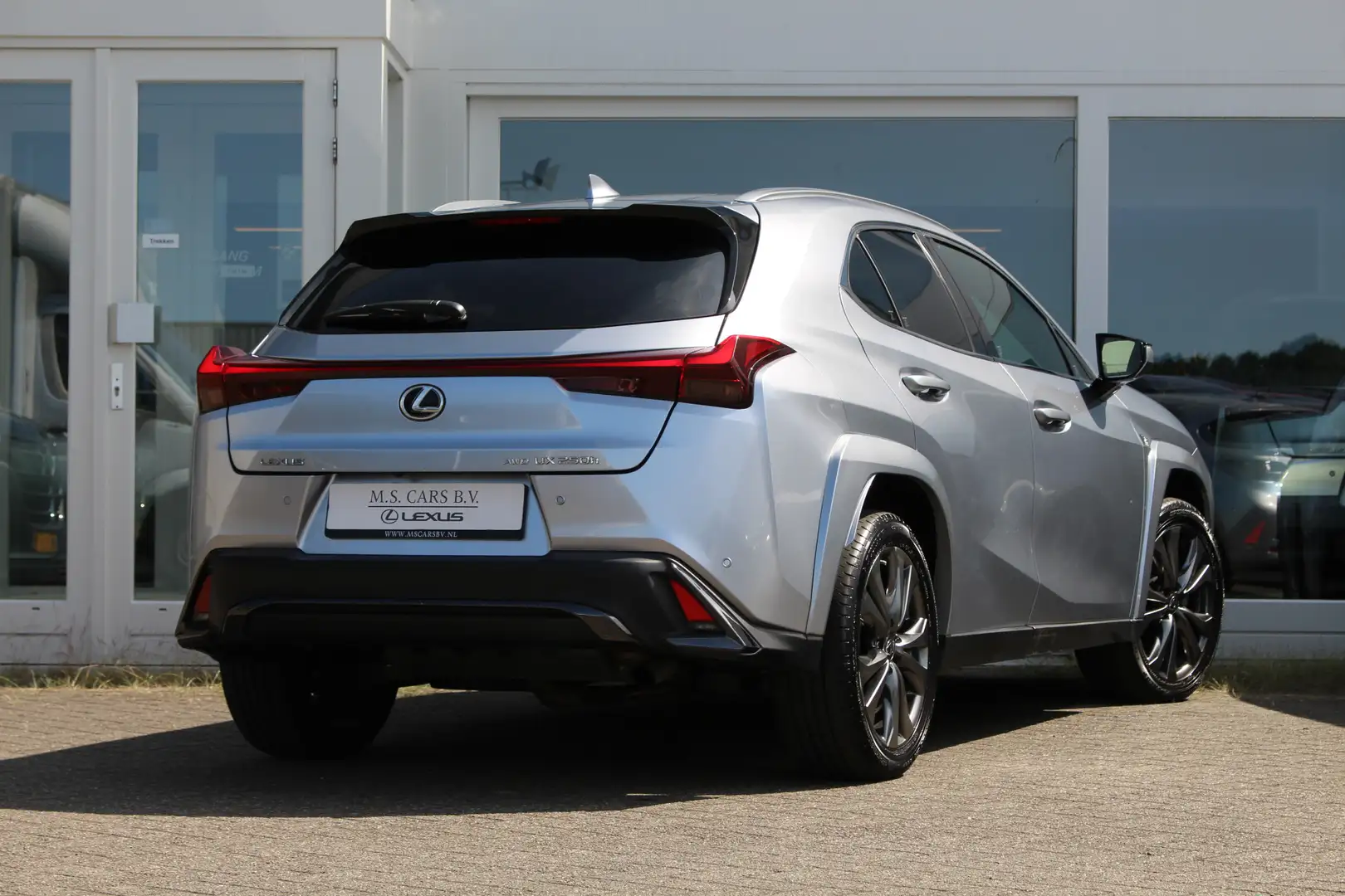 Lexus UX 250h Hybride AWD F-Sport Premium I Facelift I Garantie Zilver - 2