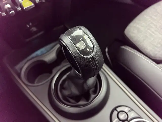 Mini Hatch view 13