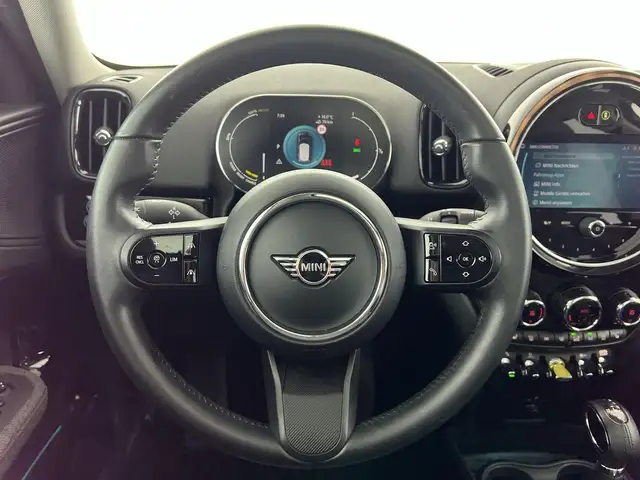 Mini Hatch view 15