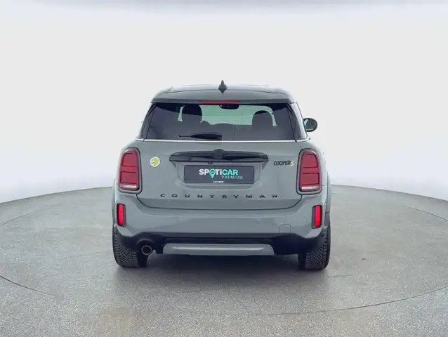 Mini Hatch view 4