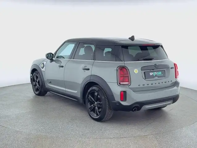 Mini Hatch view 5