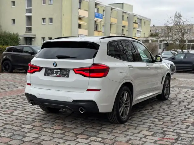 BMW X3 view 5